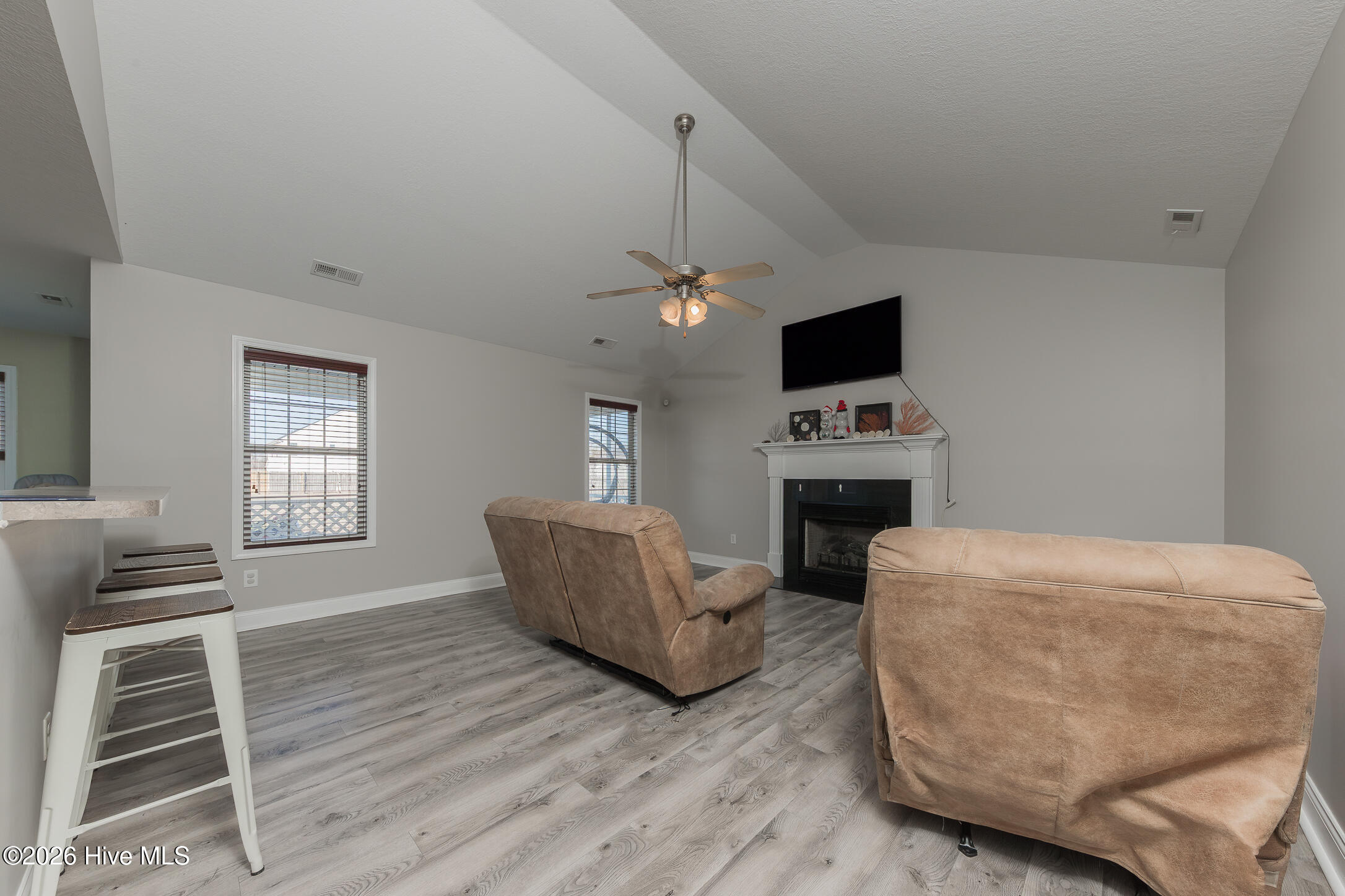 100550333 | Photo 15