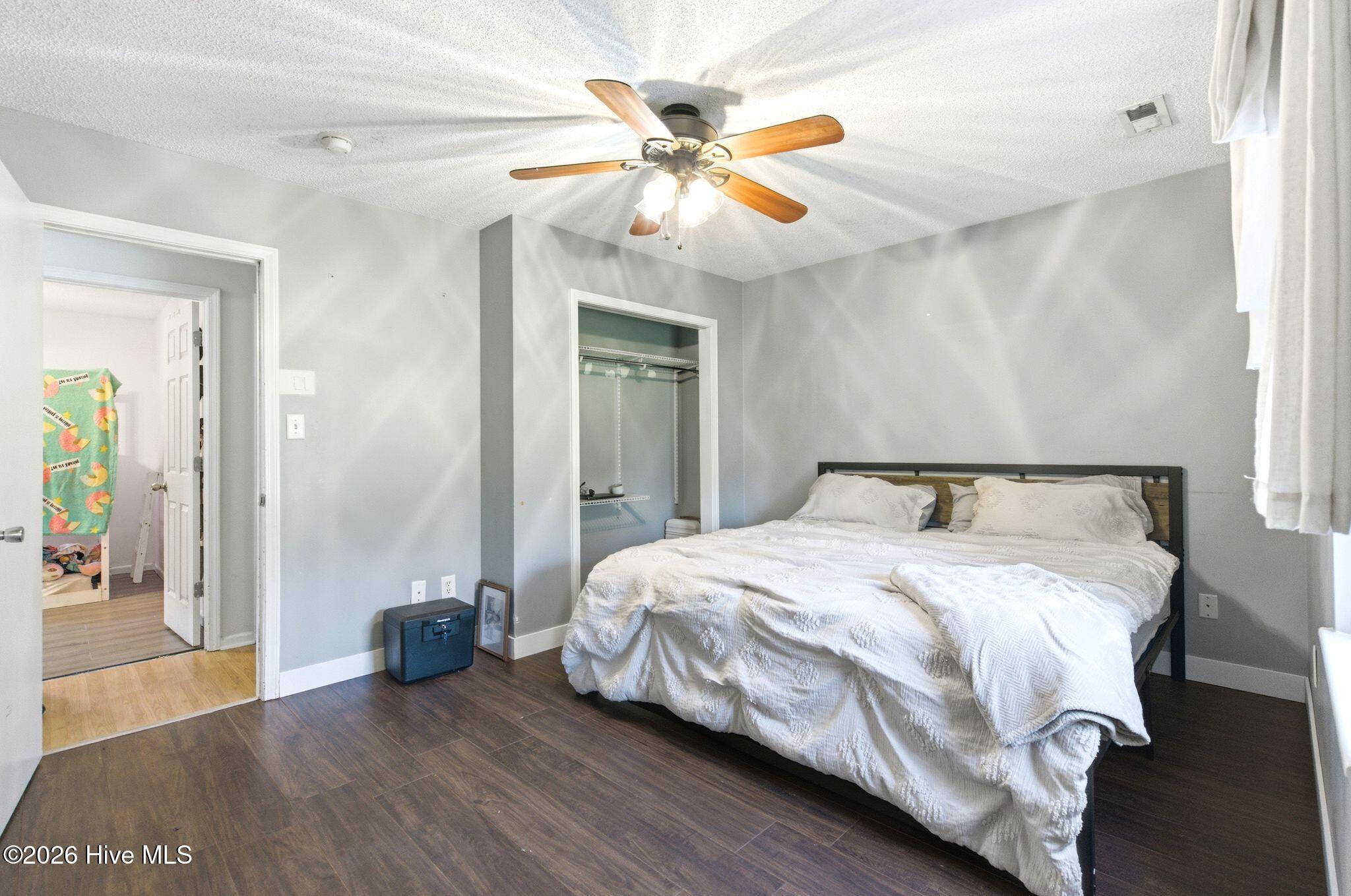 100561661 | Photo 23