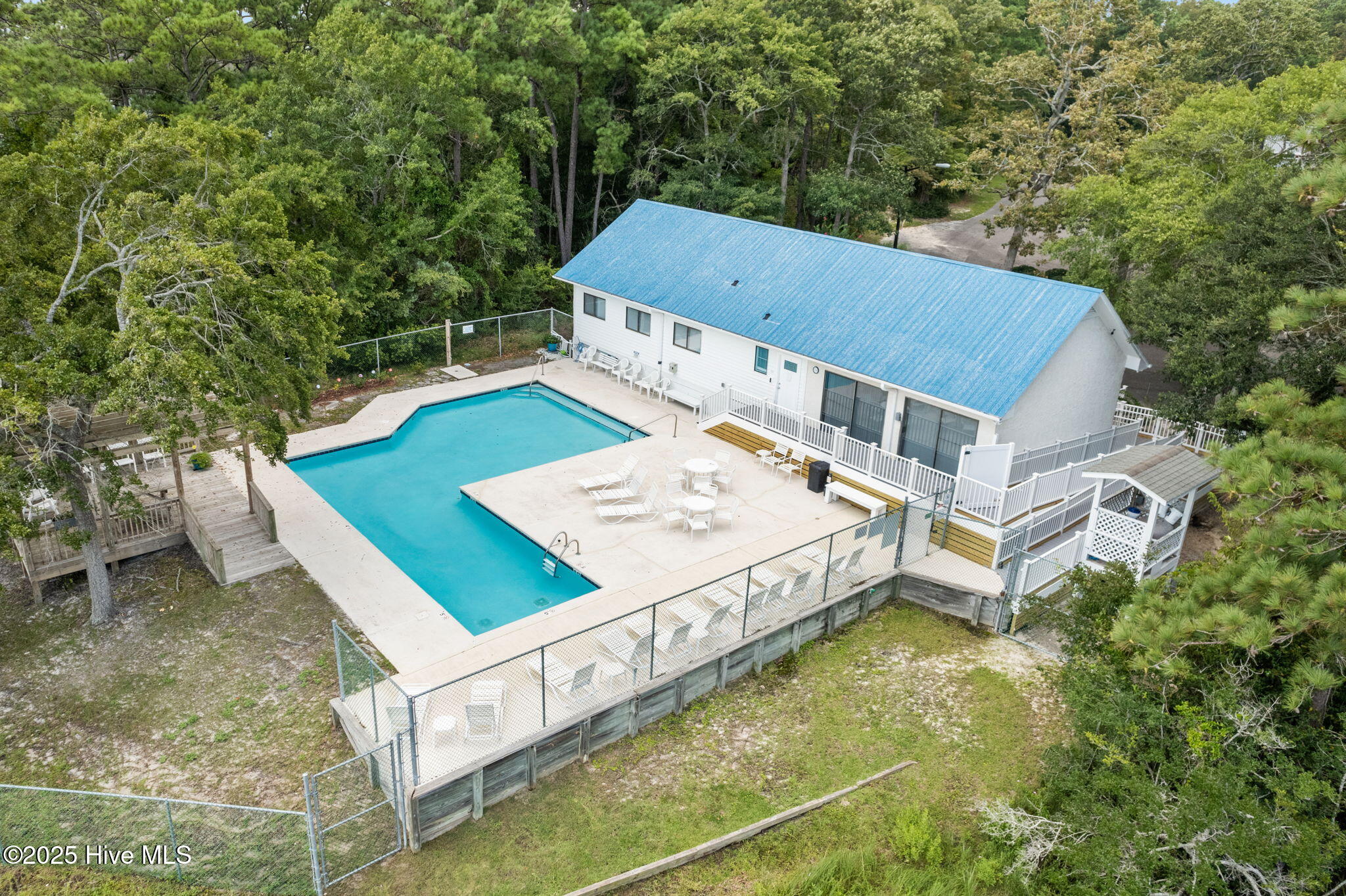 100542224 | Photo 10