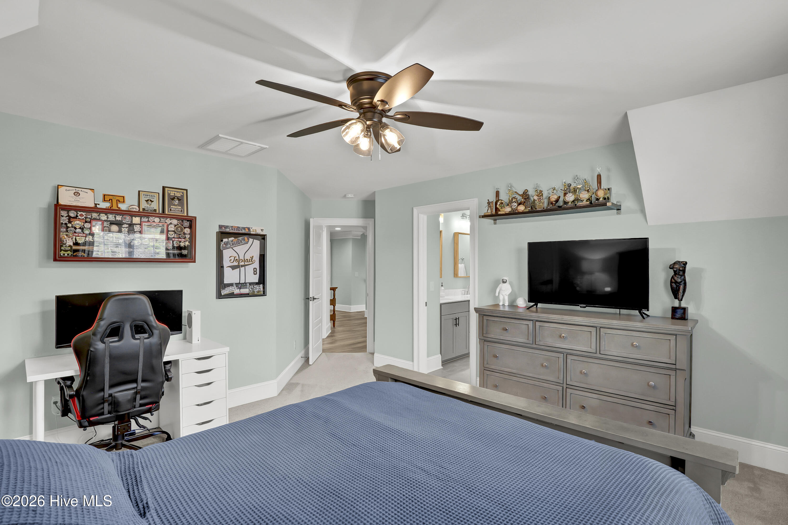 100558429 | Photo 42