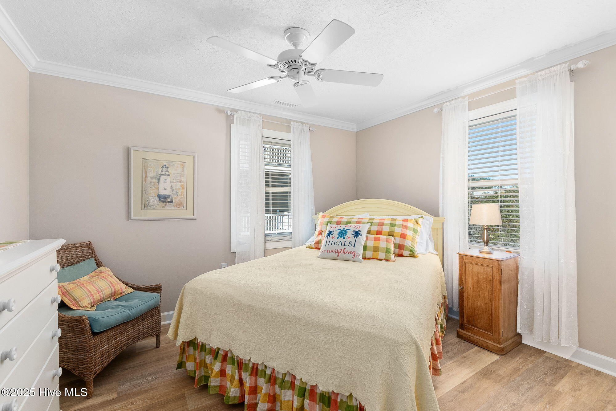 100544020 | Photo 25