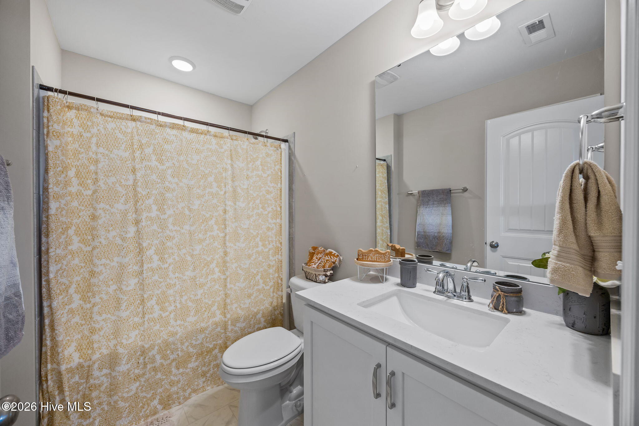 100552335 | Photo 24