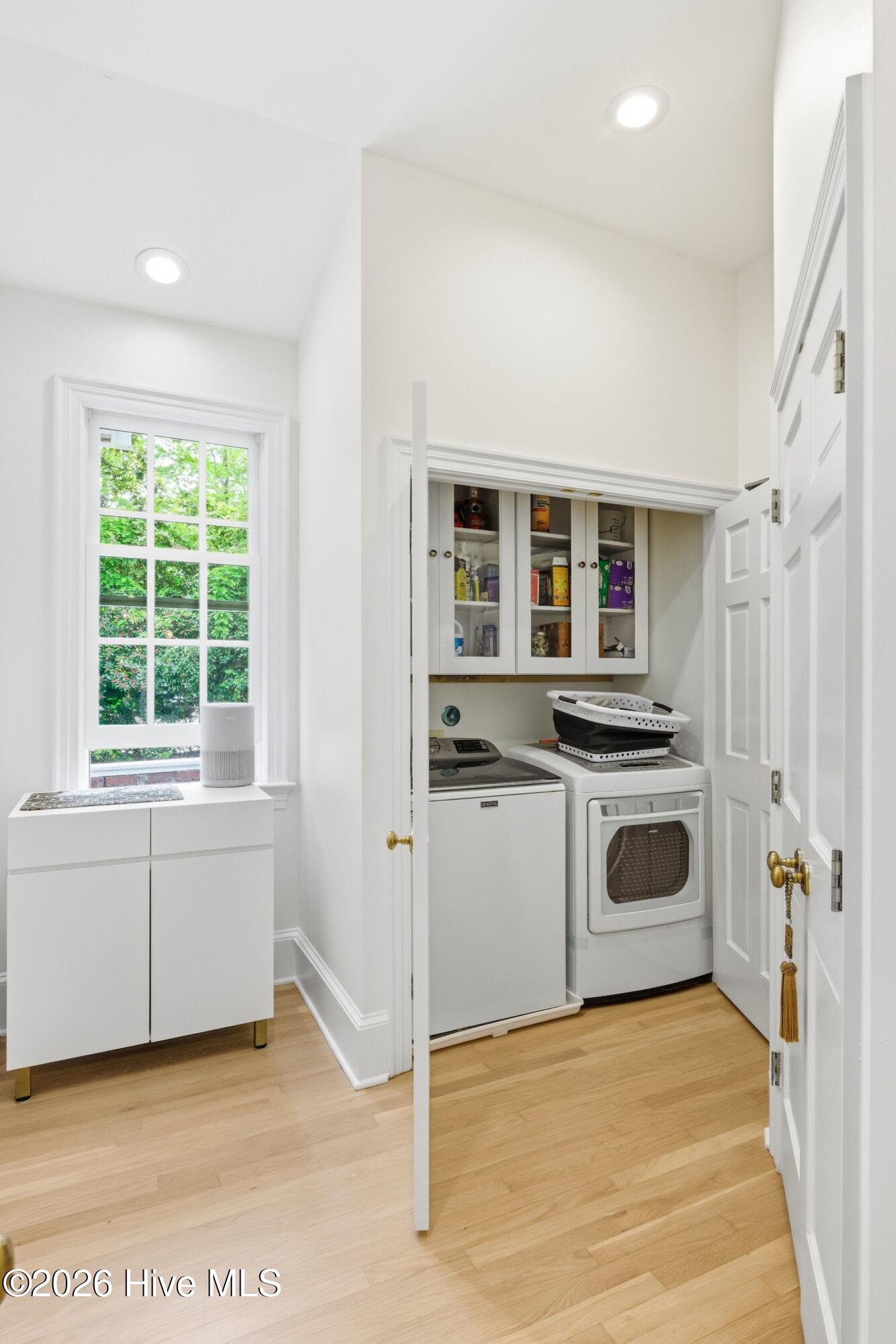 100565828 | Photo 48