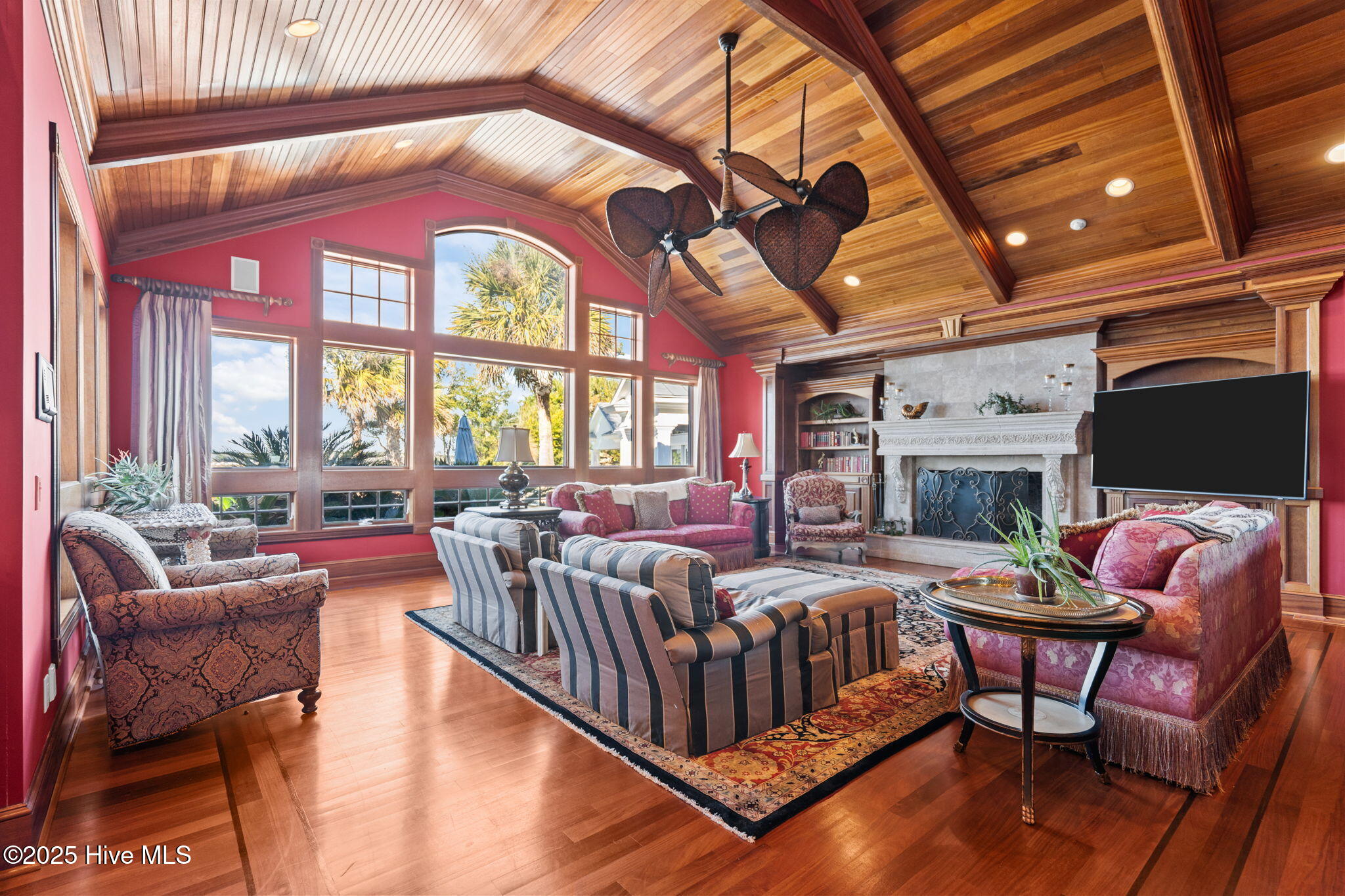 100547936 | Photo 29