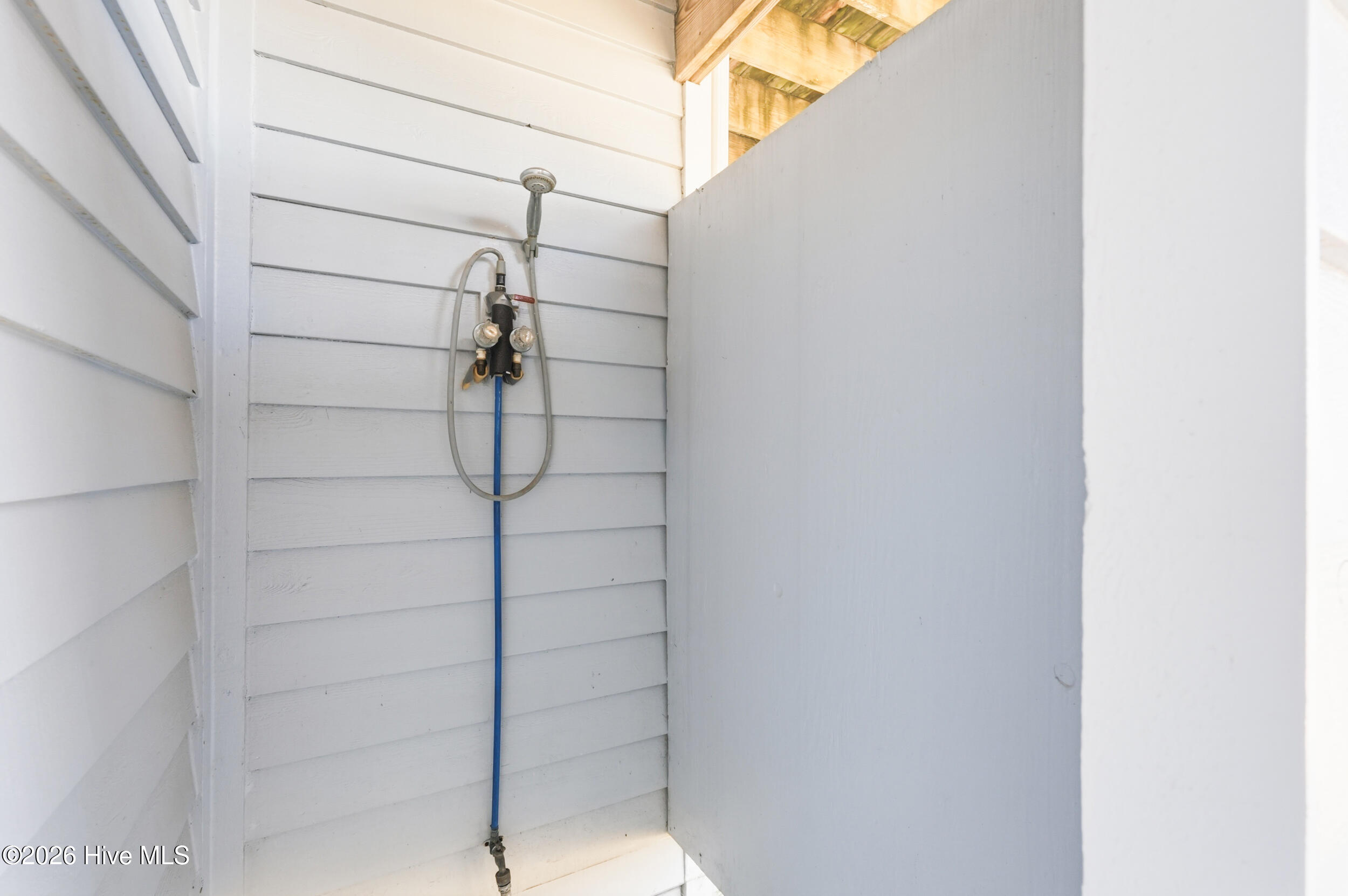 100561994 | Photo 79