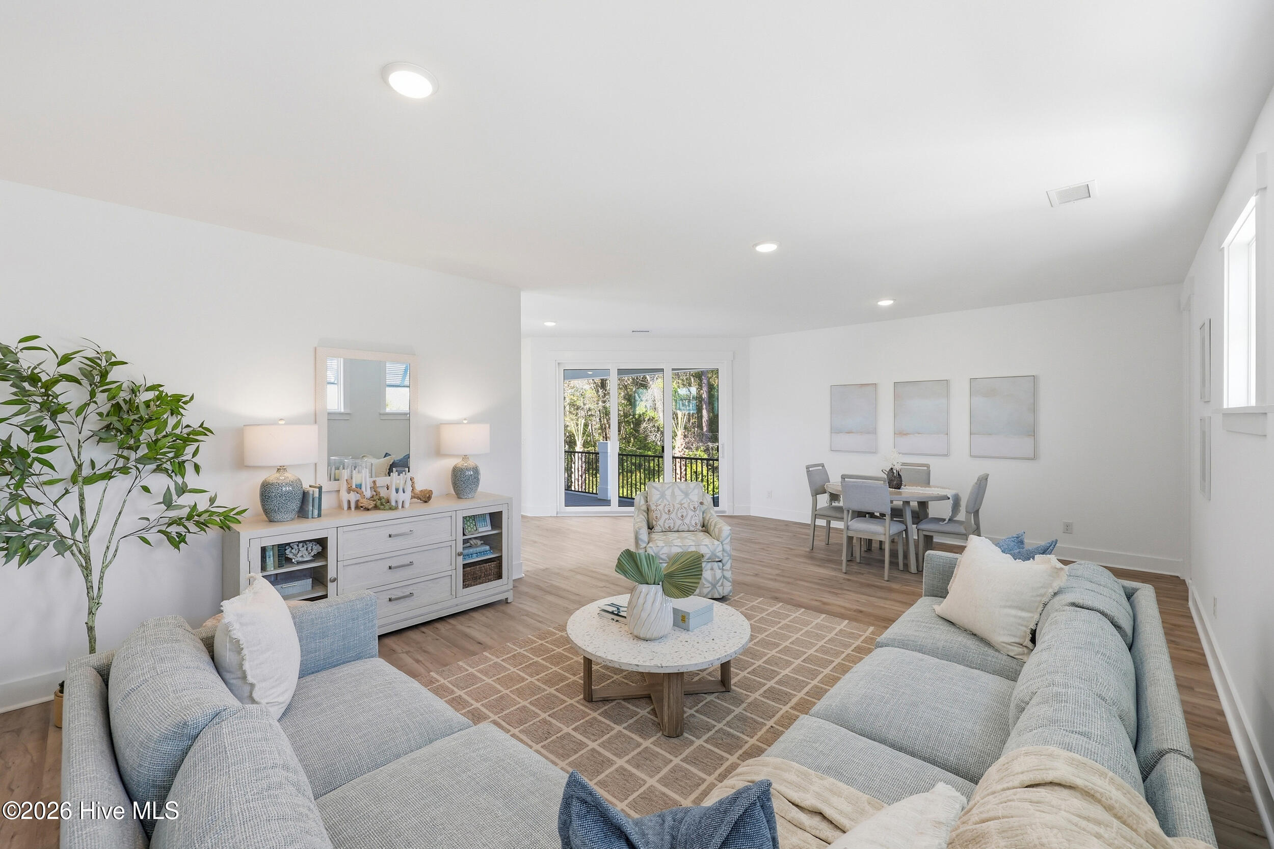 100523956 | Photo 22