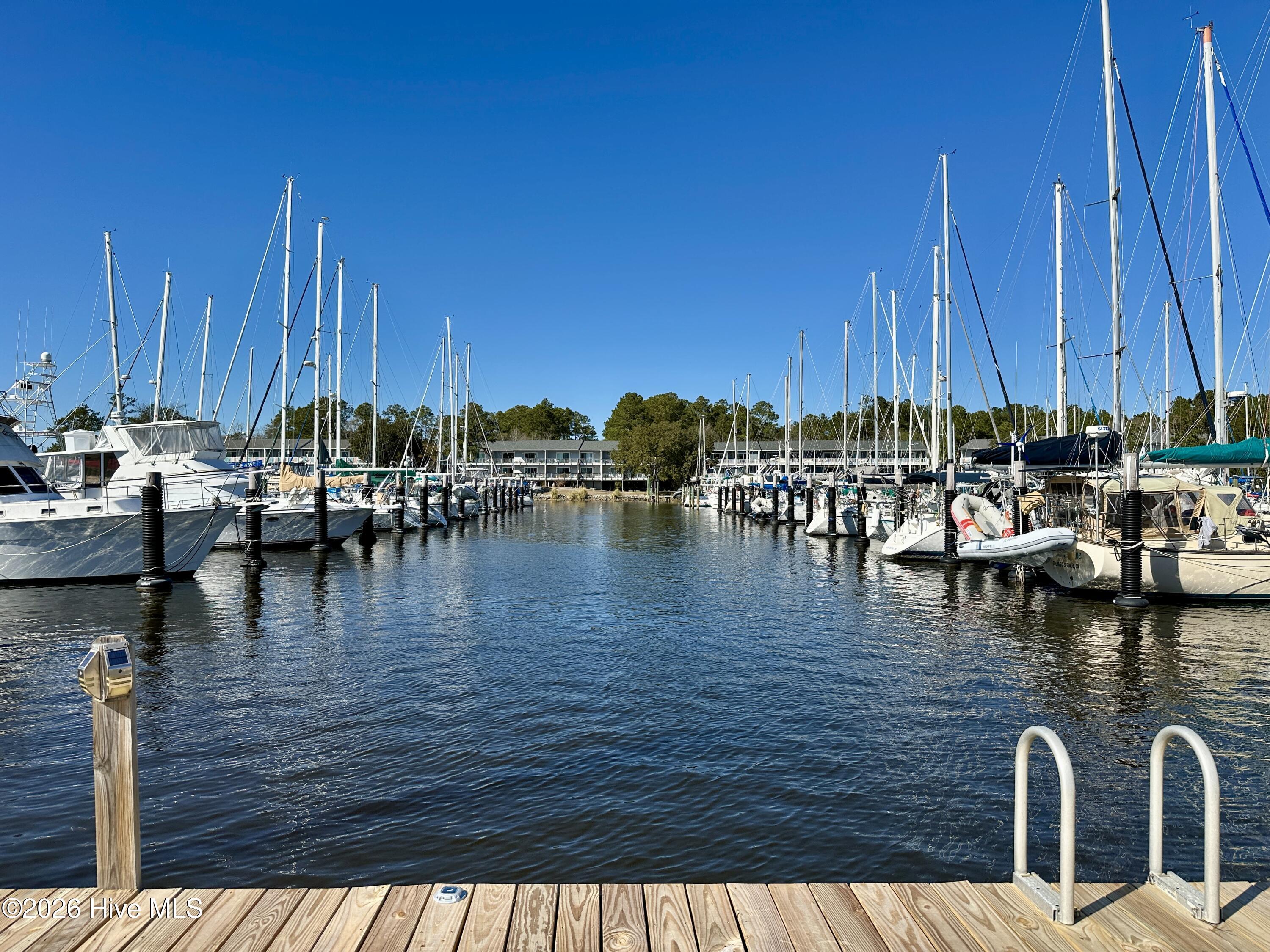 808 205 Black Swan Road,New Bern