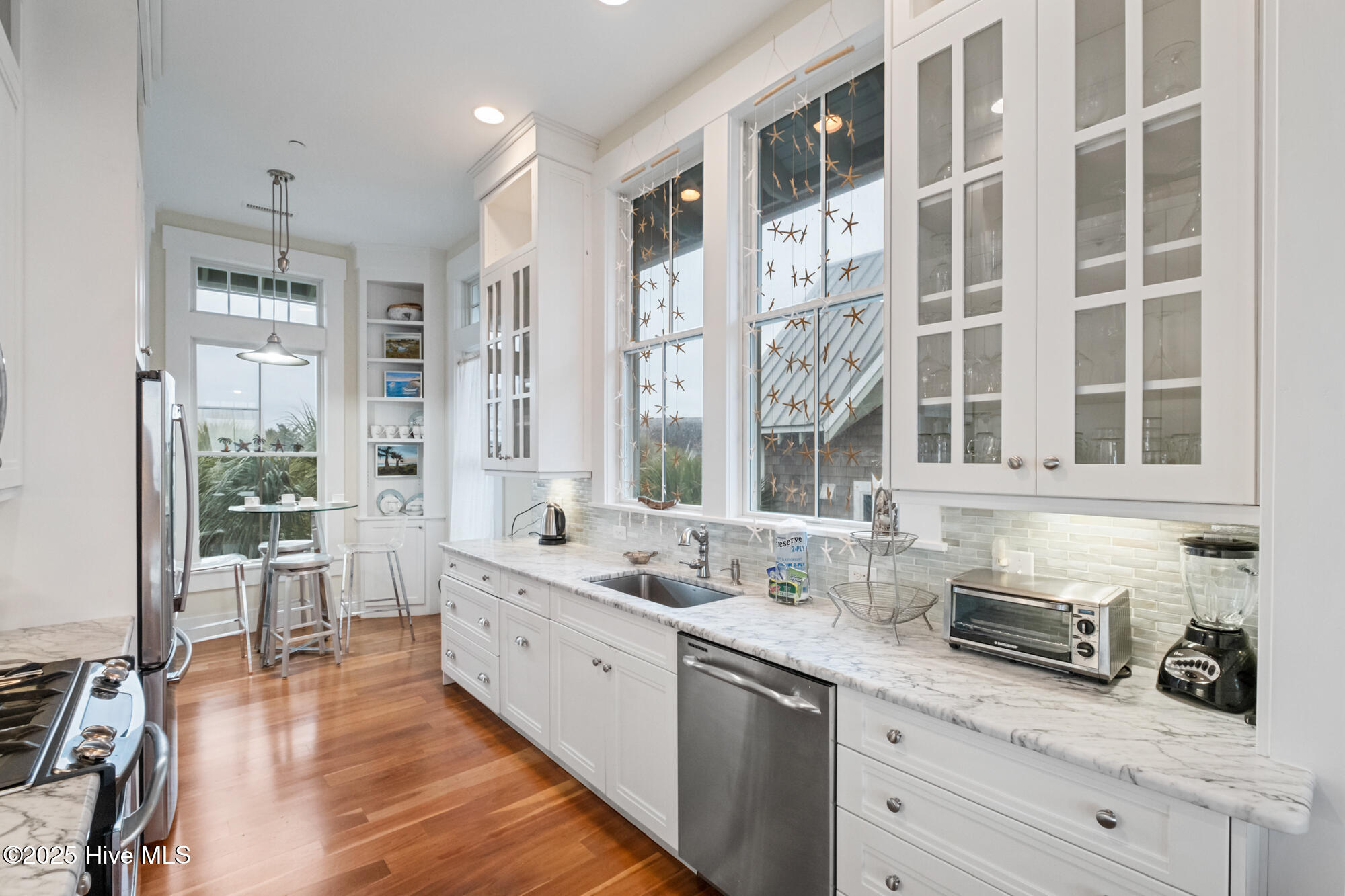 100492328 | Photo 19