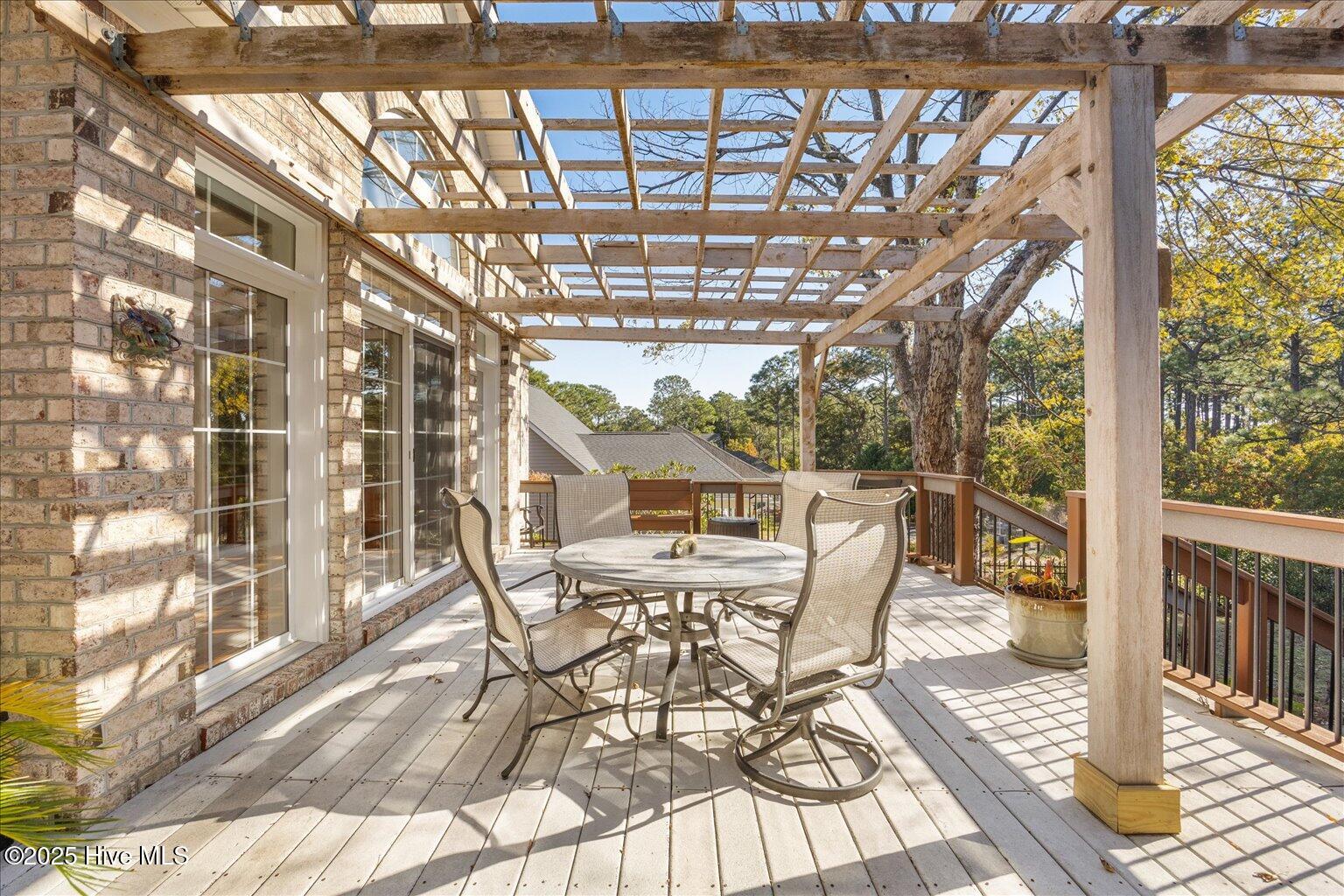 100539645 | Photo 52