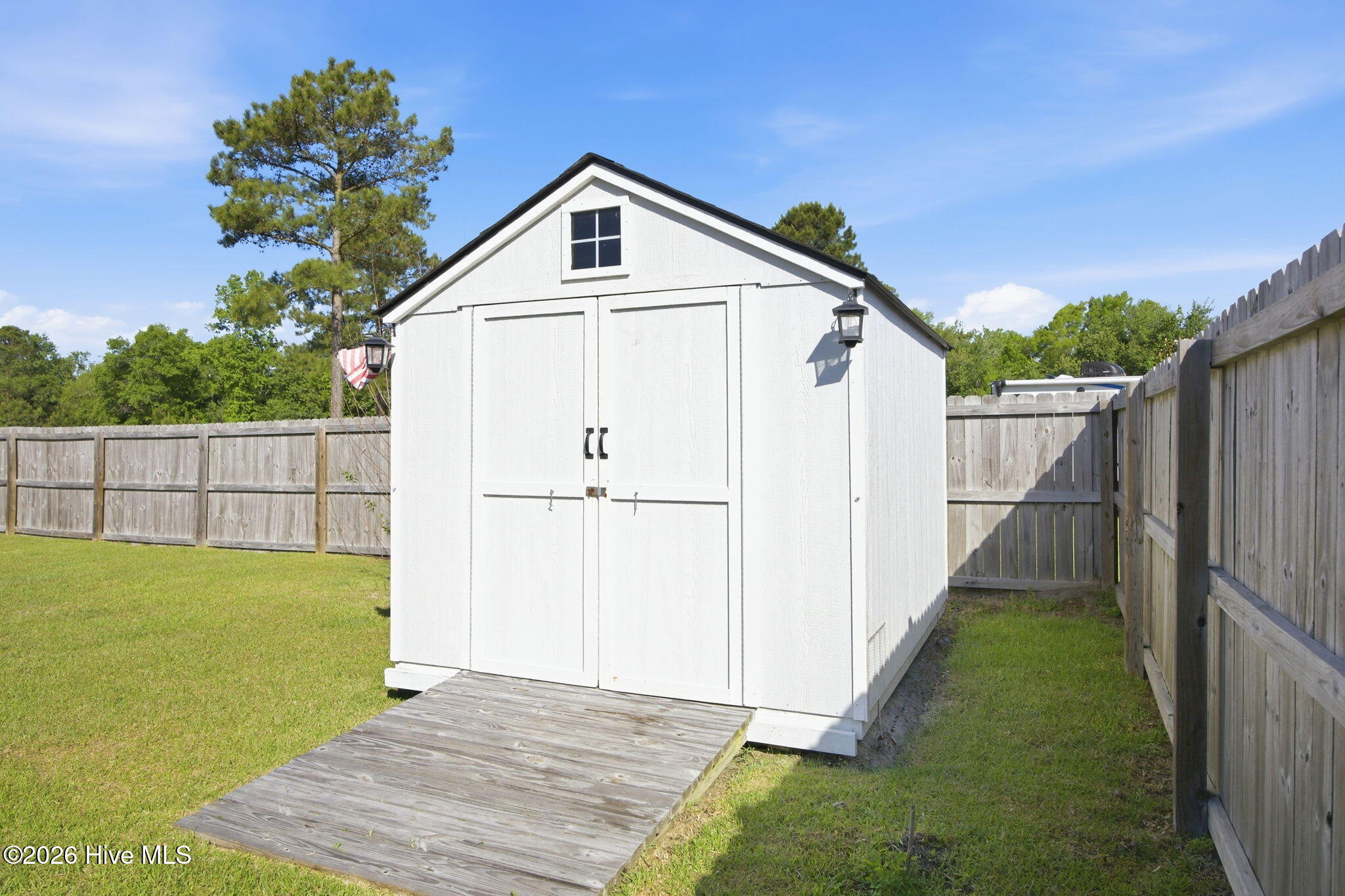 100570576 | Photo 33