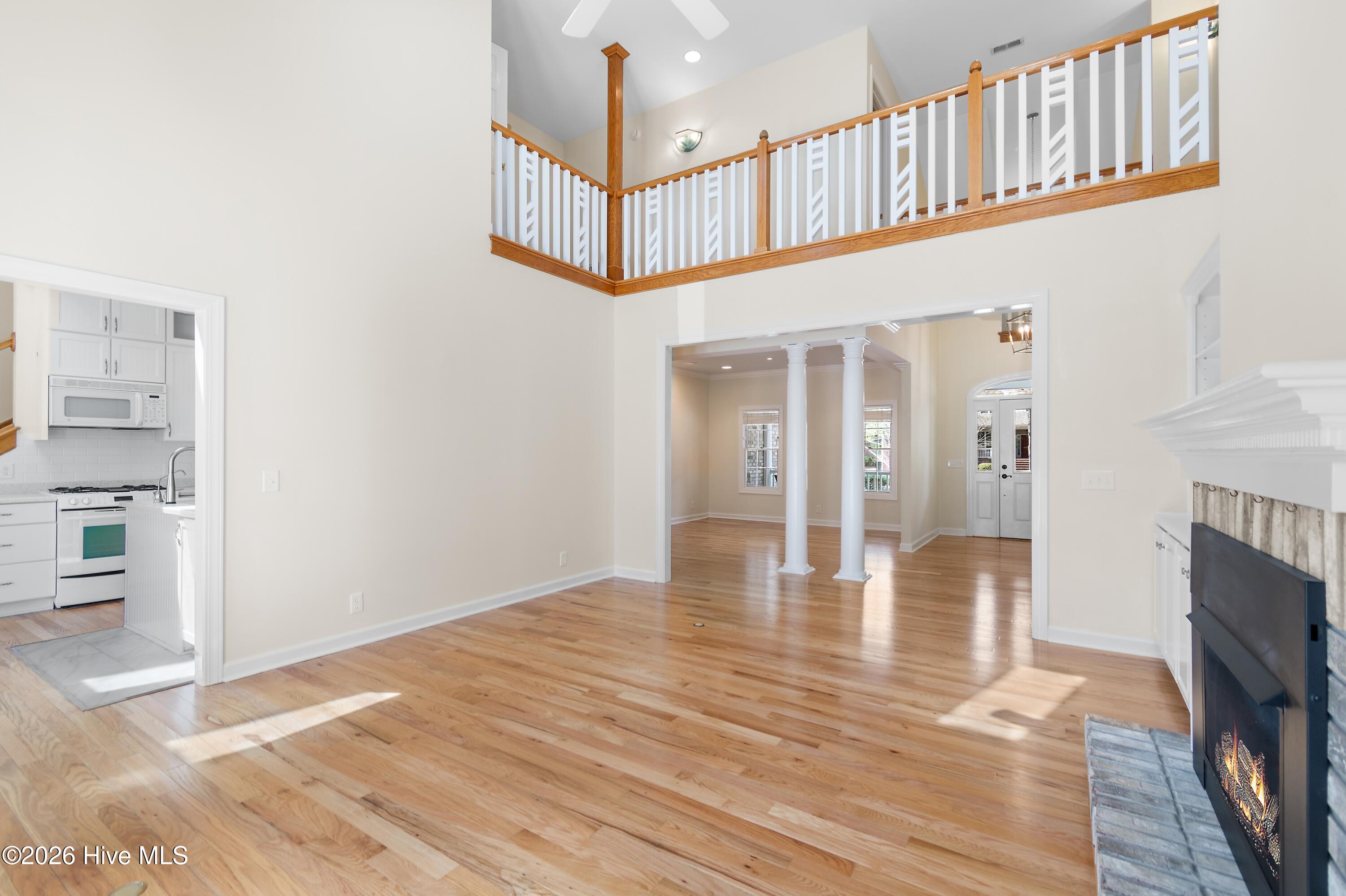 100527464 | Photo 33