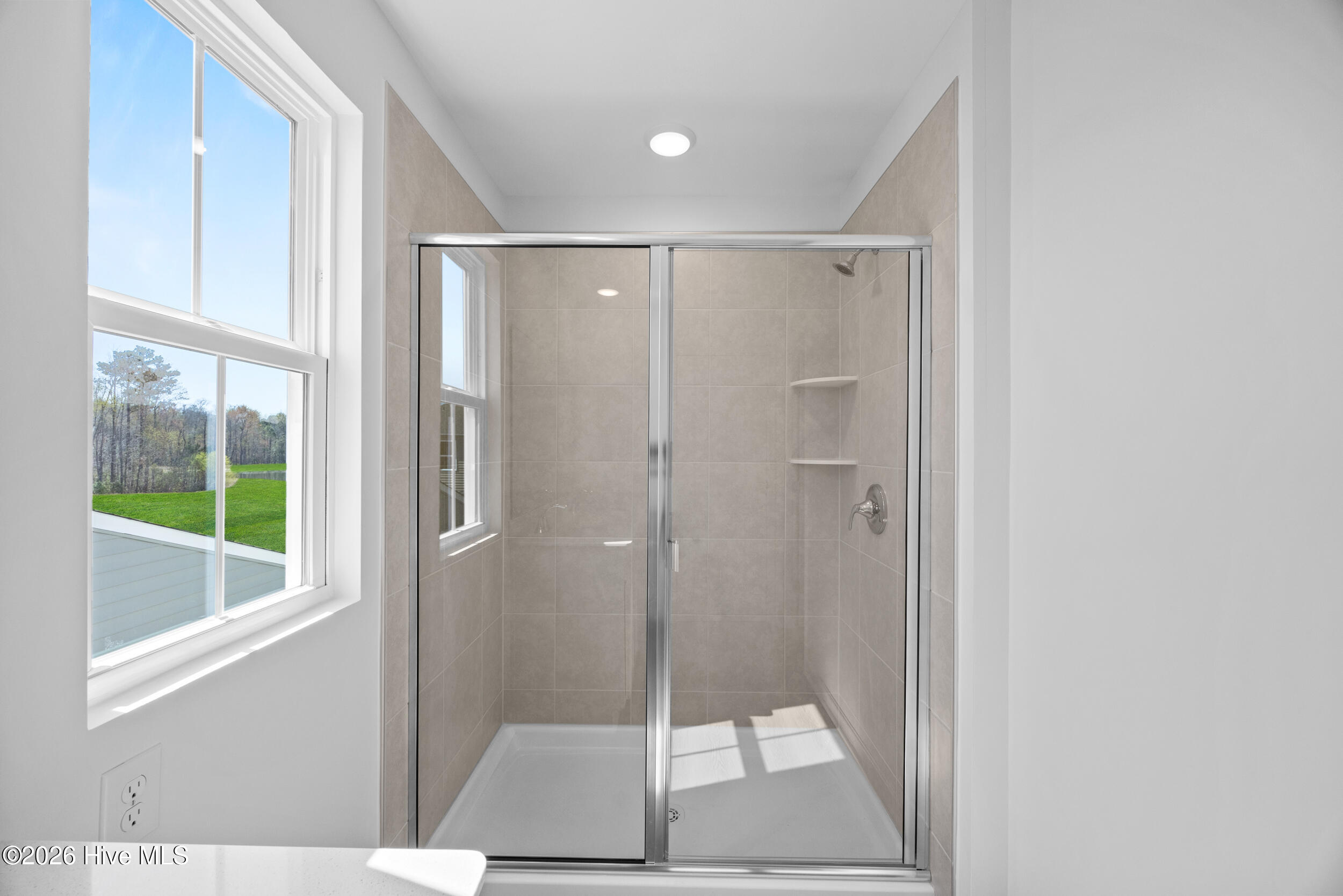 100547269 | Photo 28