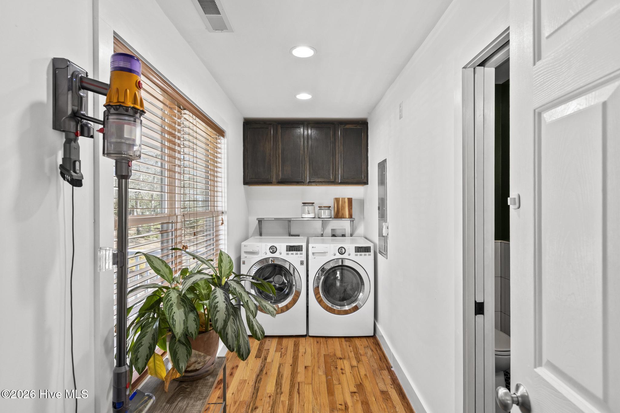 100557619 | Photo 25