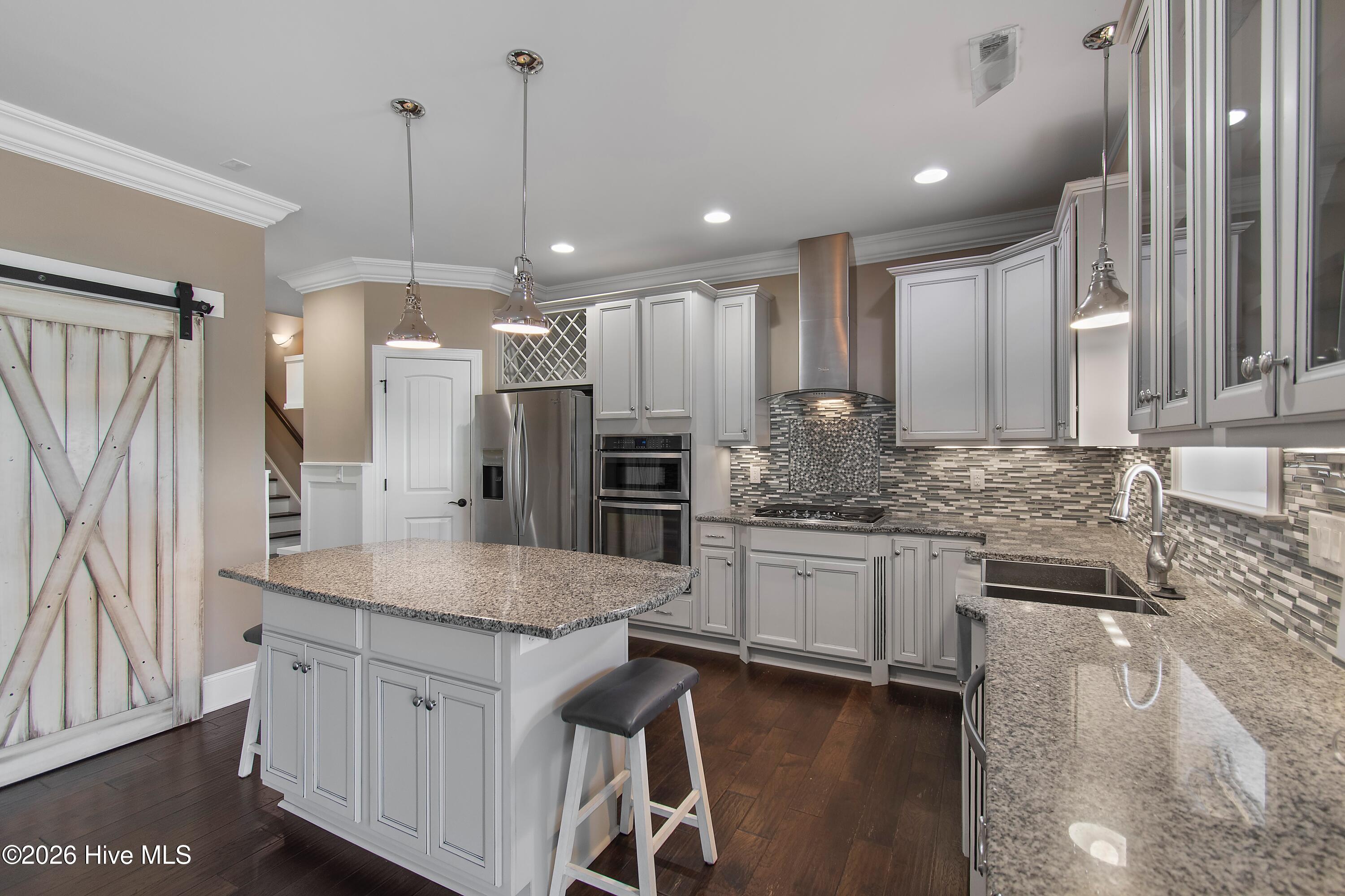 100554022 | Photo 24