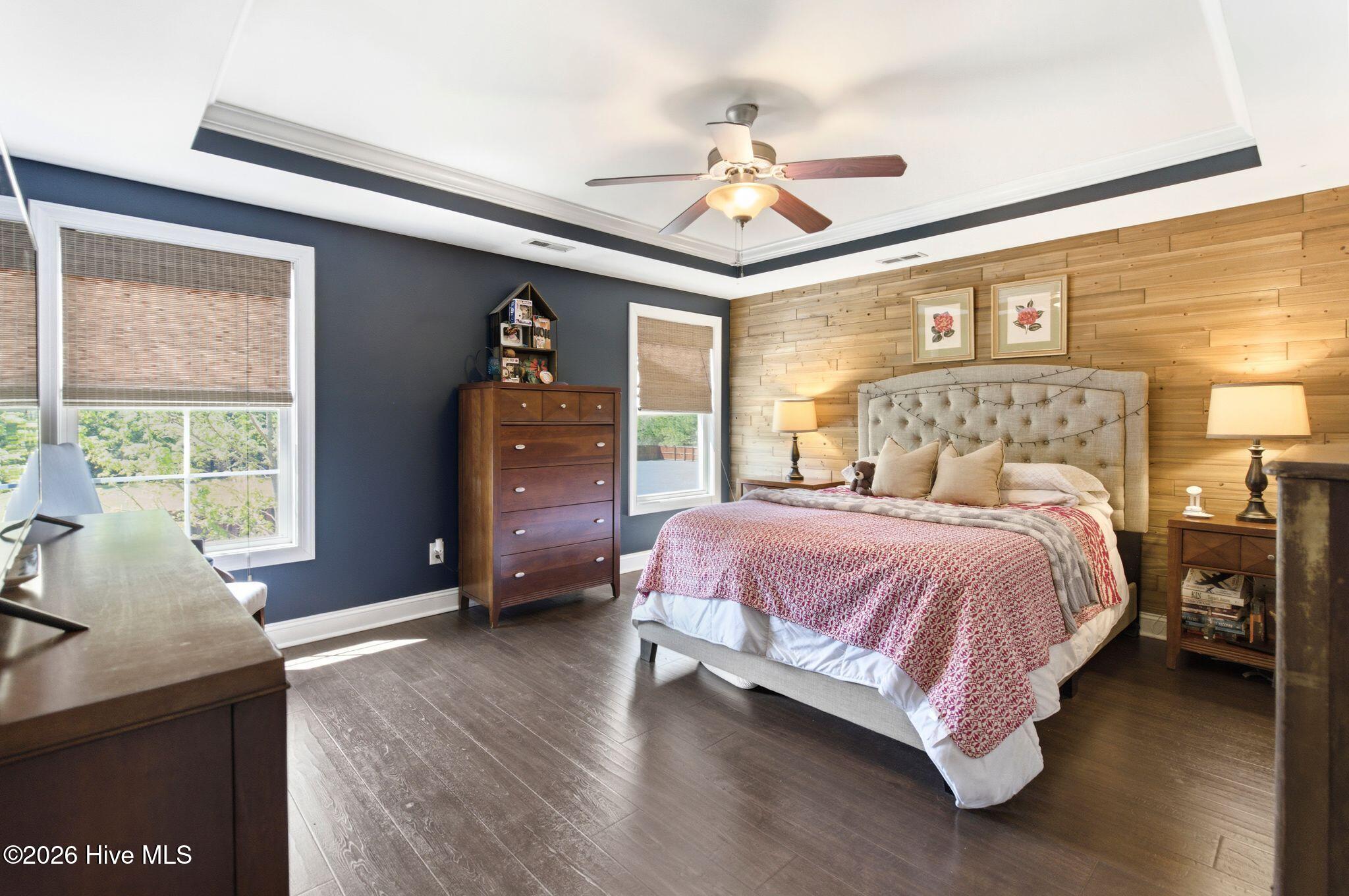 100568404 | Photo 34