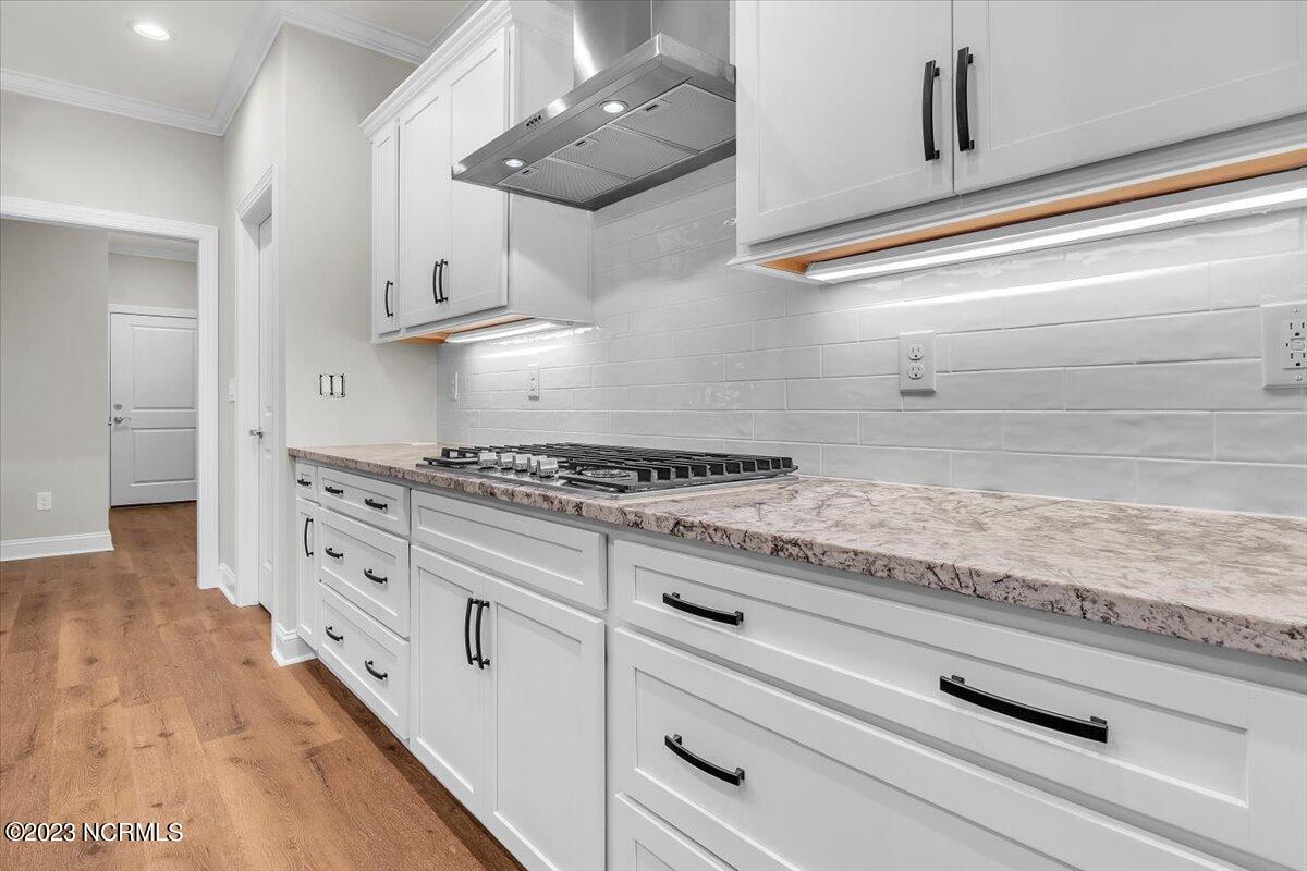 100524155 | Photo 51