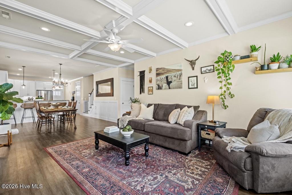 100560208 | Photo 17