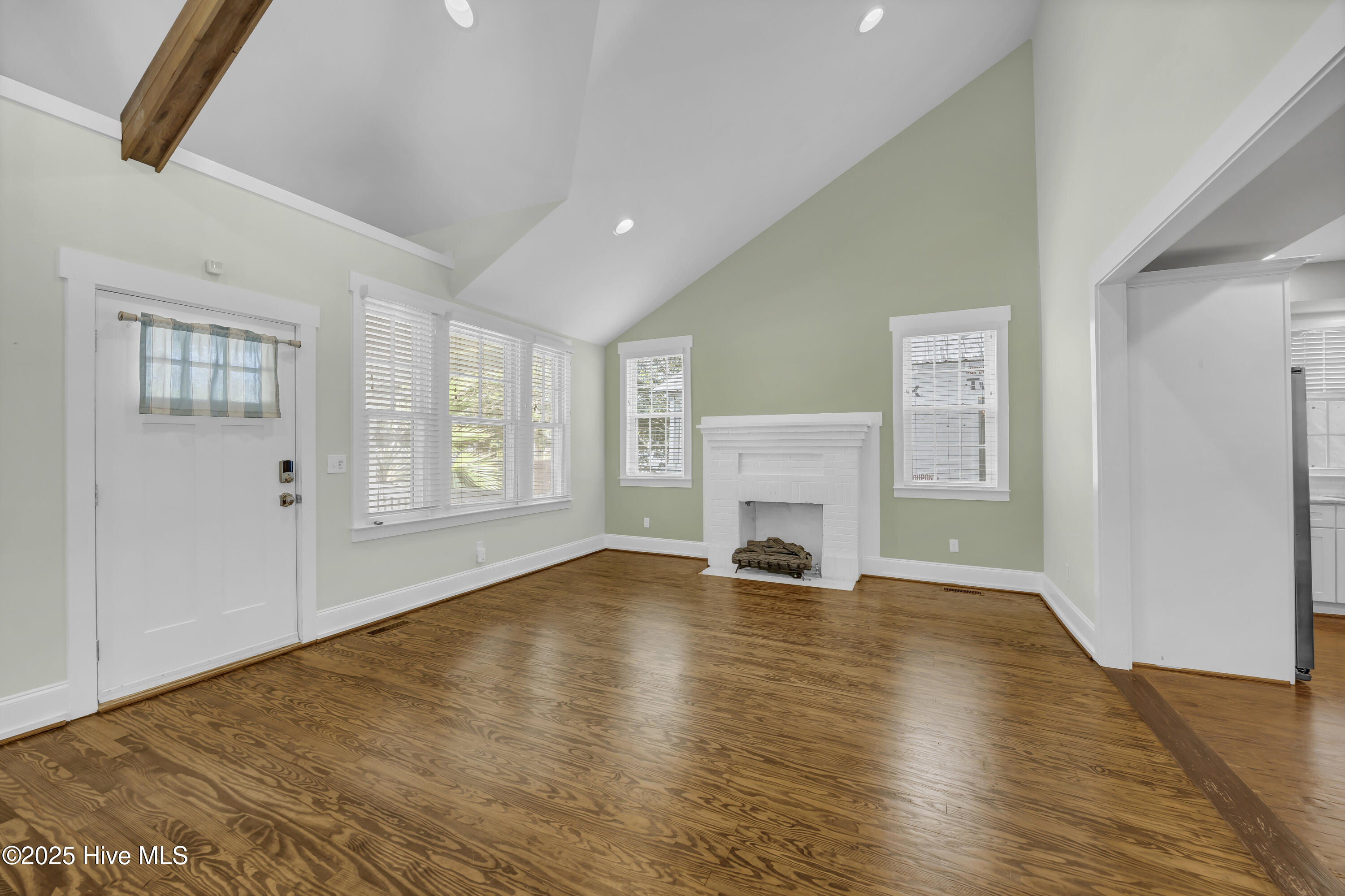 100543572 | Photo 13