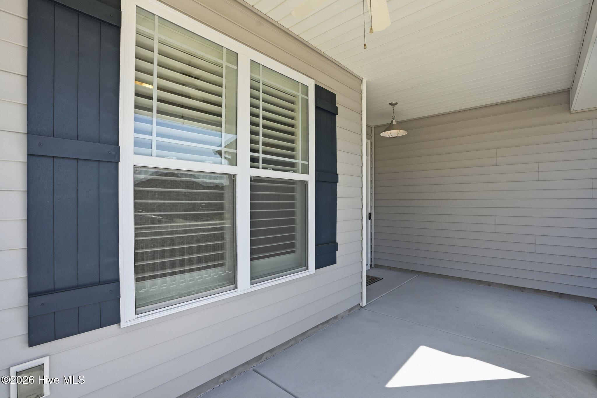 100559439 | Photo 12