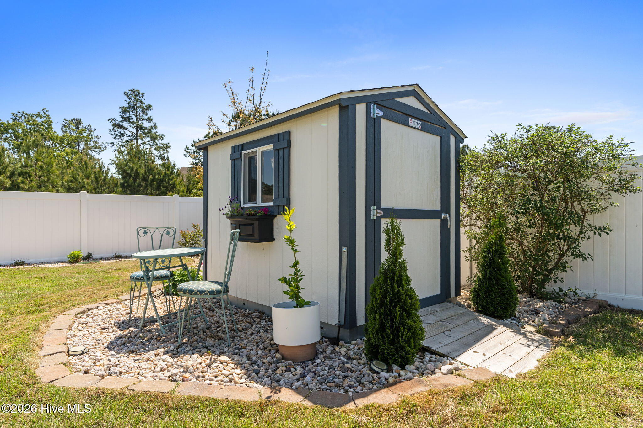 100568064 | Photo 54