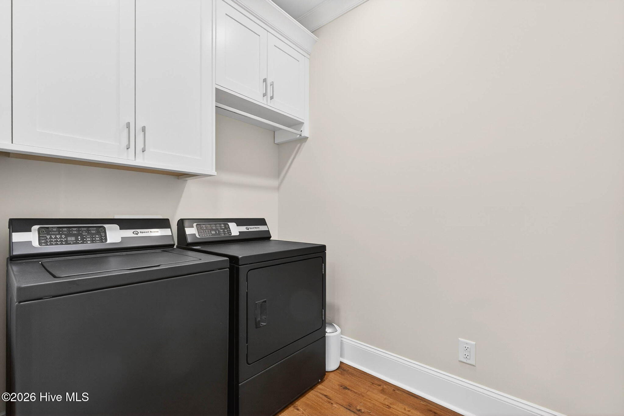 100561334 | Photo 56