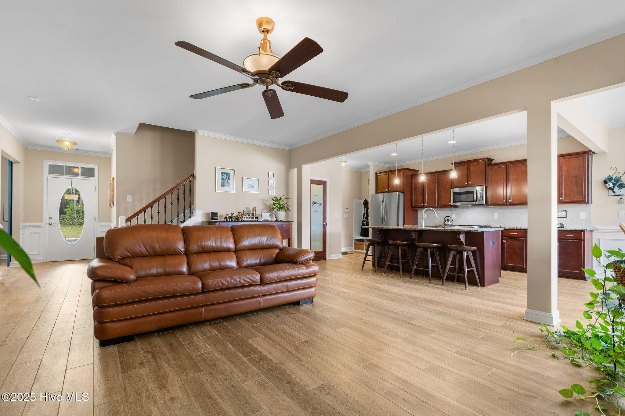 100531104 | Photo 11