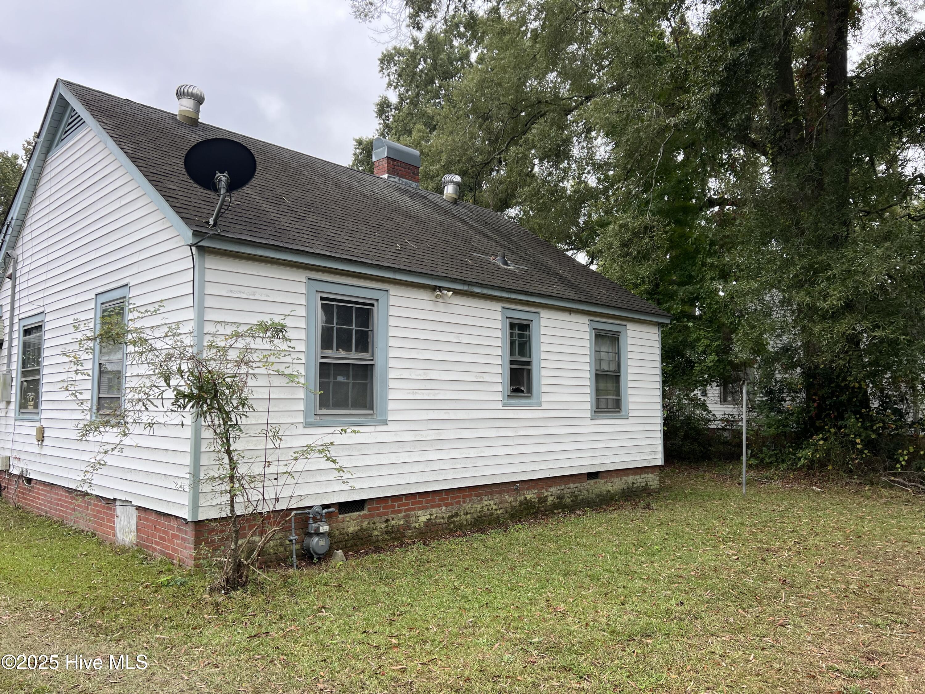 Homes for sale in Kinston, NC | 306 Woodlawn Dr, Kinston, NC 28501 | MLS# 100535748