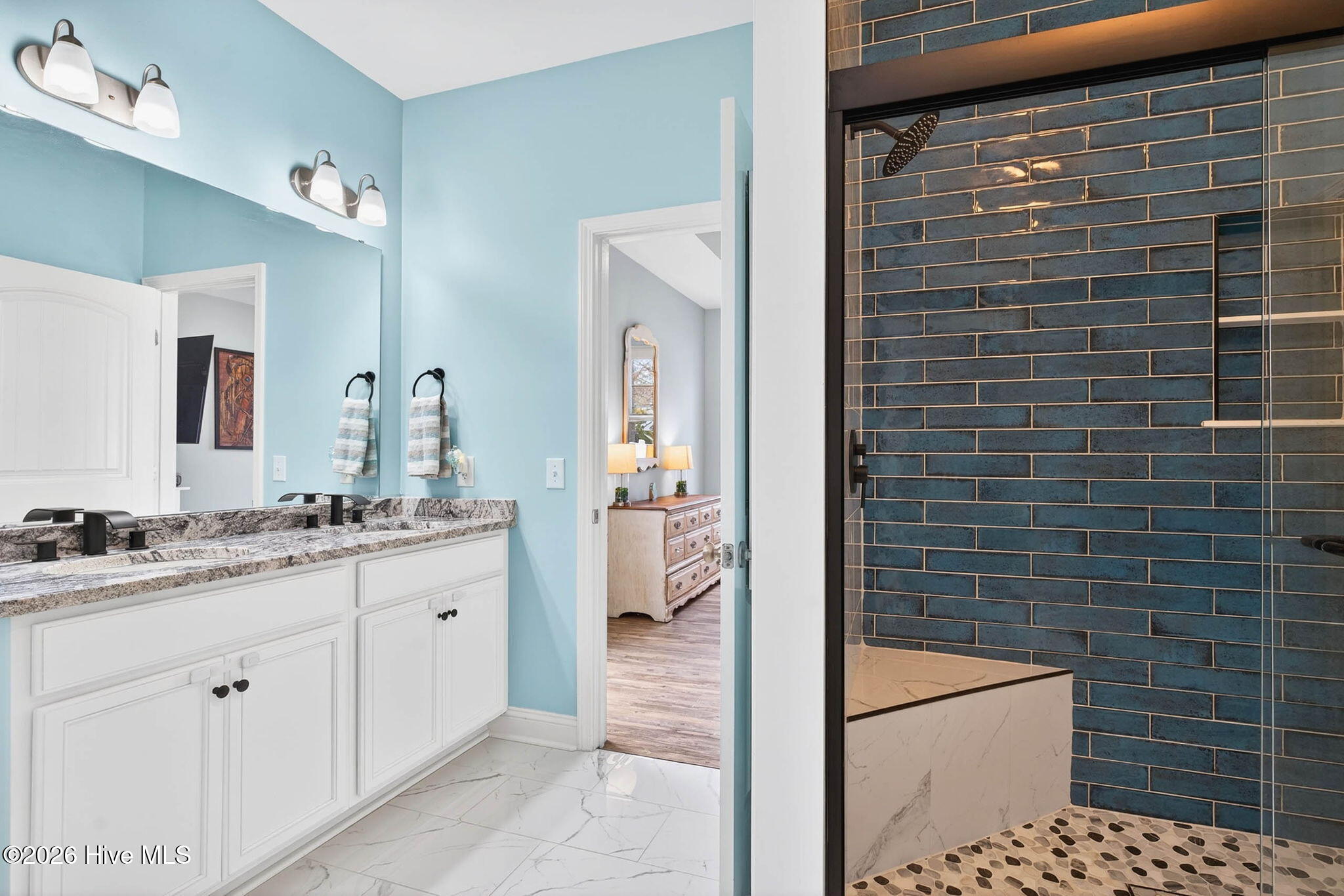 100562575 | Photo 20