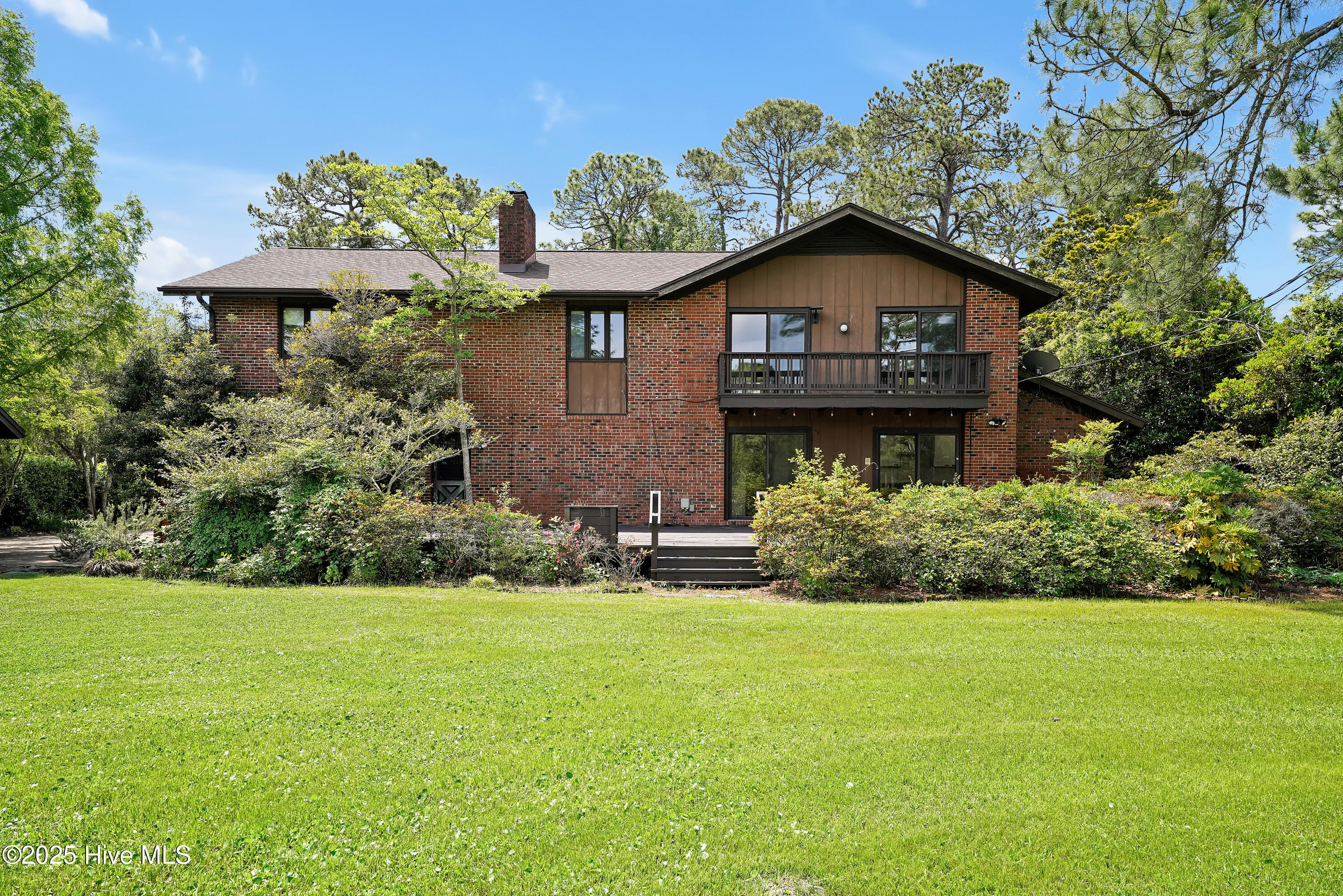 906RobertELeeDrive-53