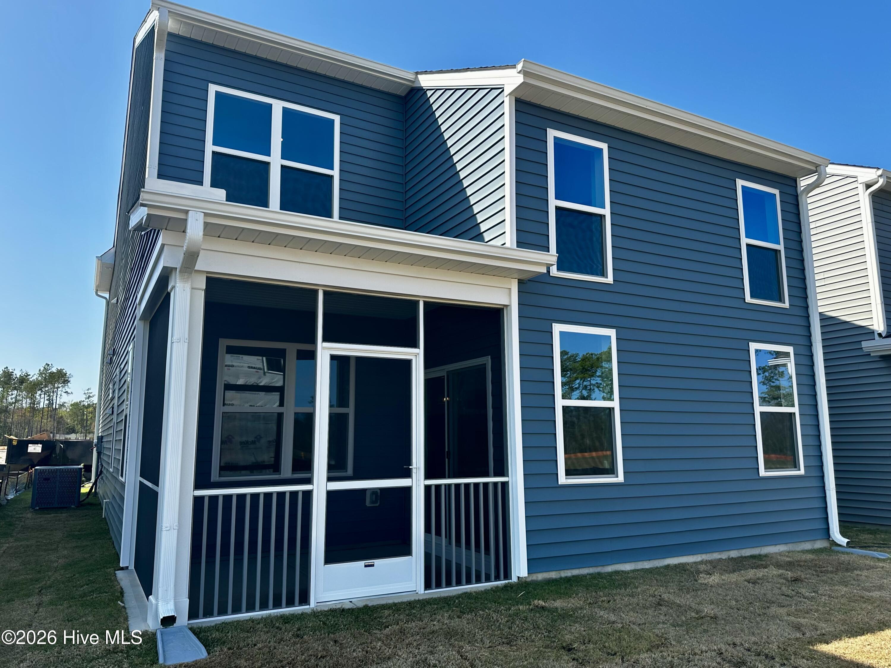 100550054 | Photo 36