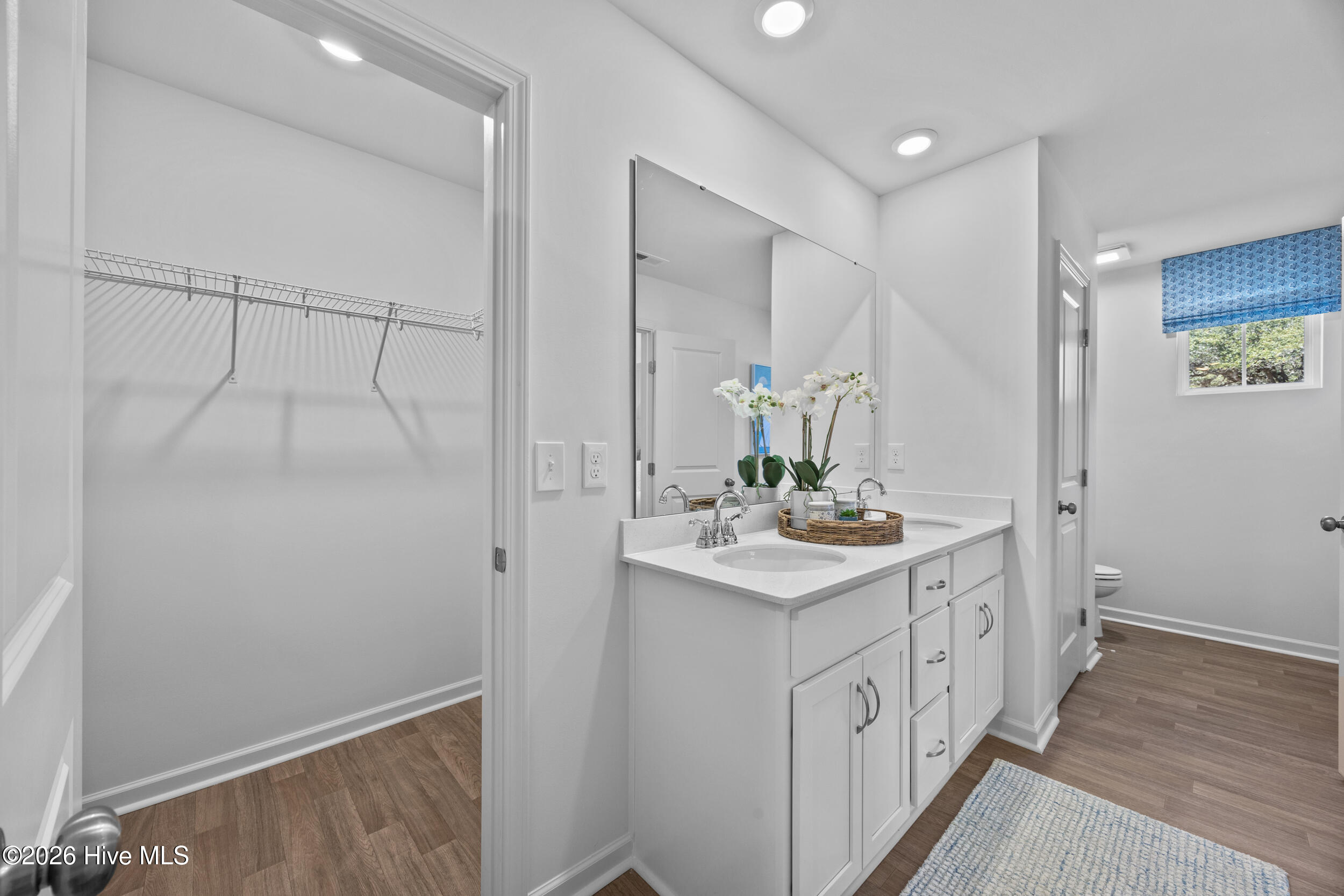 100553151 | Photo 21