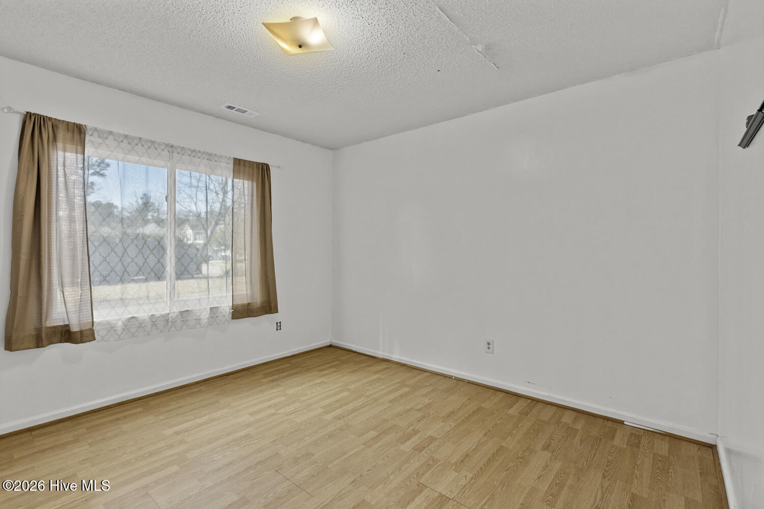 100554638 | Photo 29