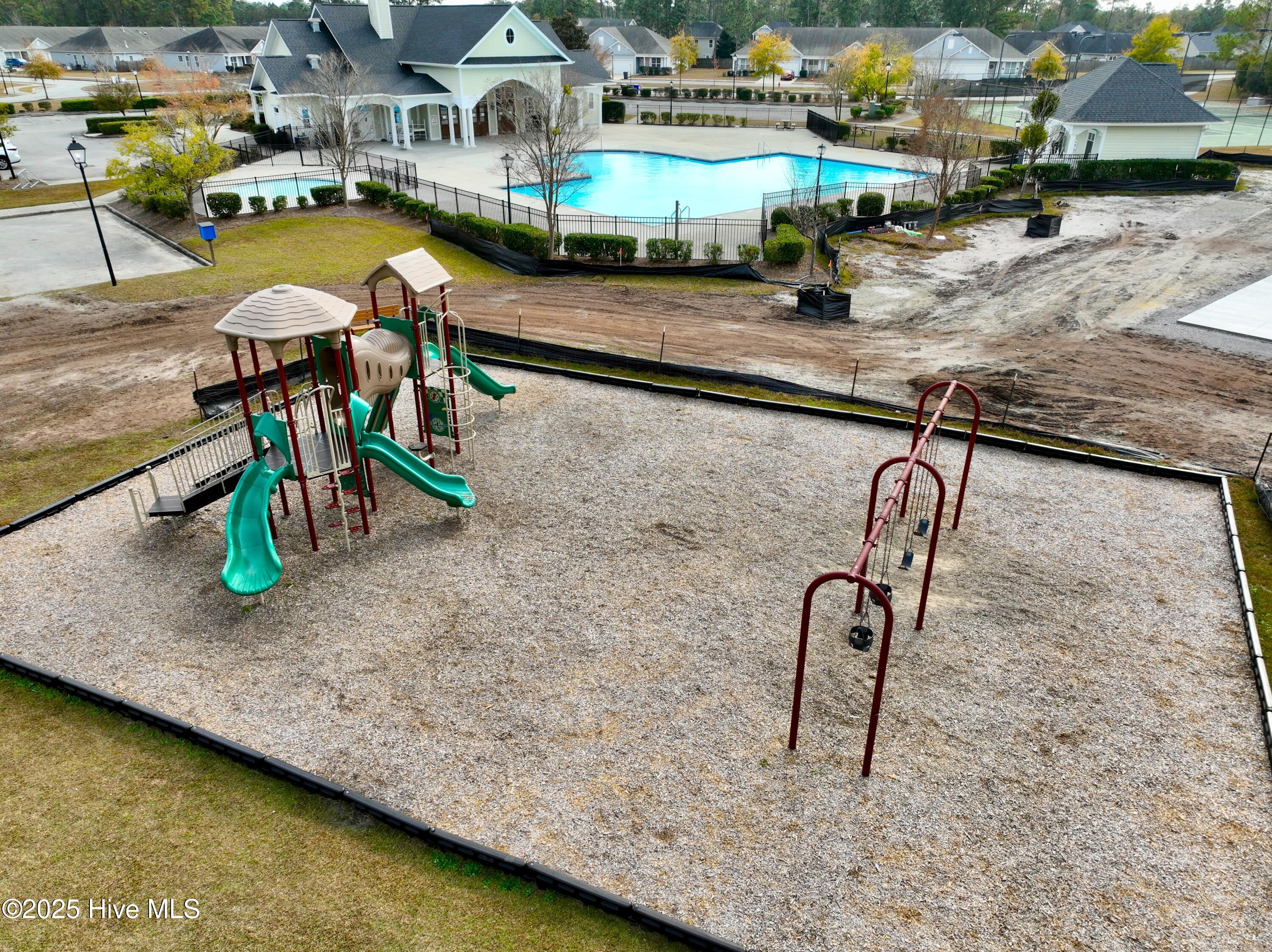 100541637 | Photo 60