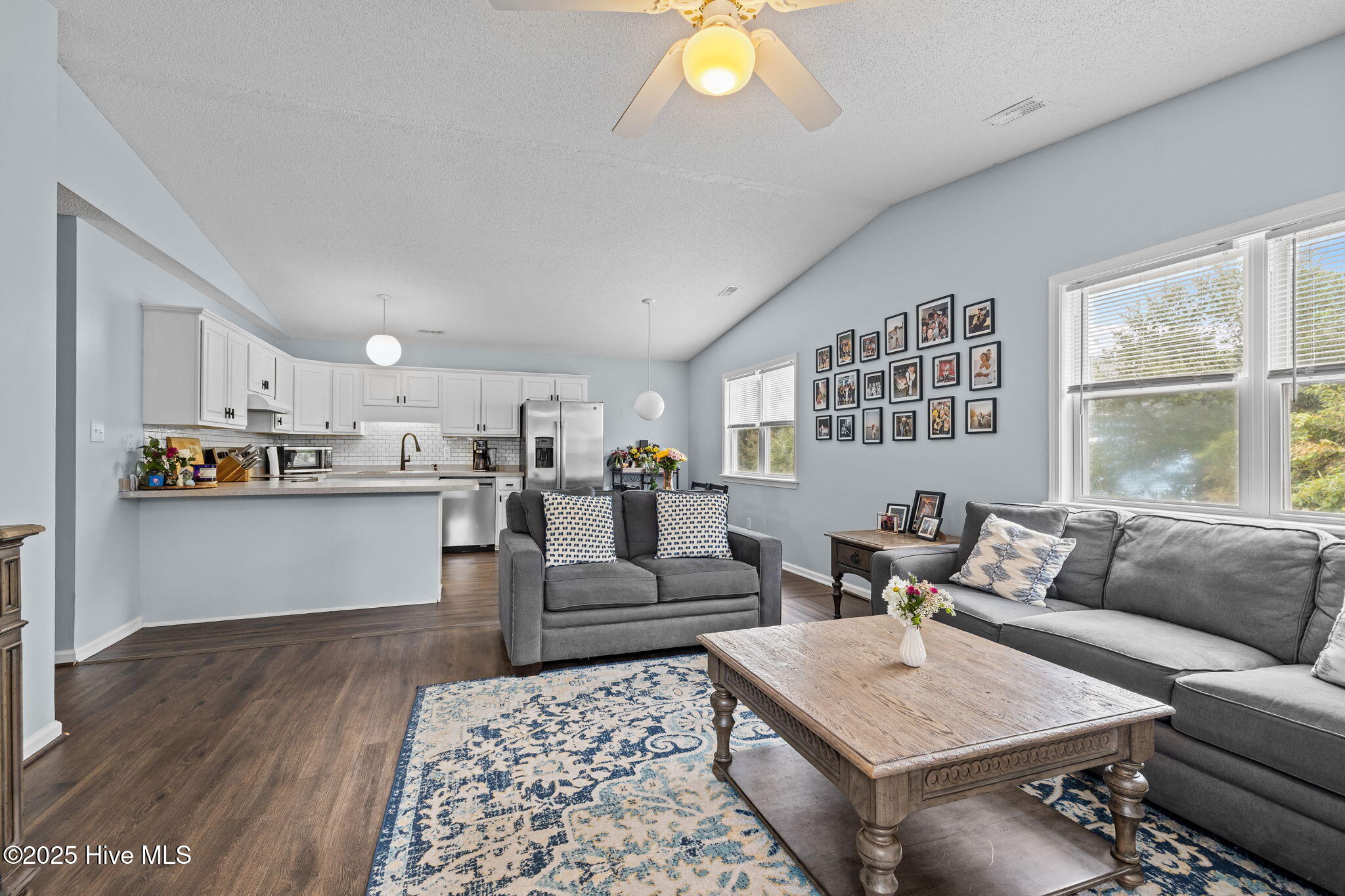 100530656 | Photo 23