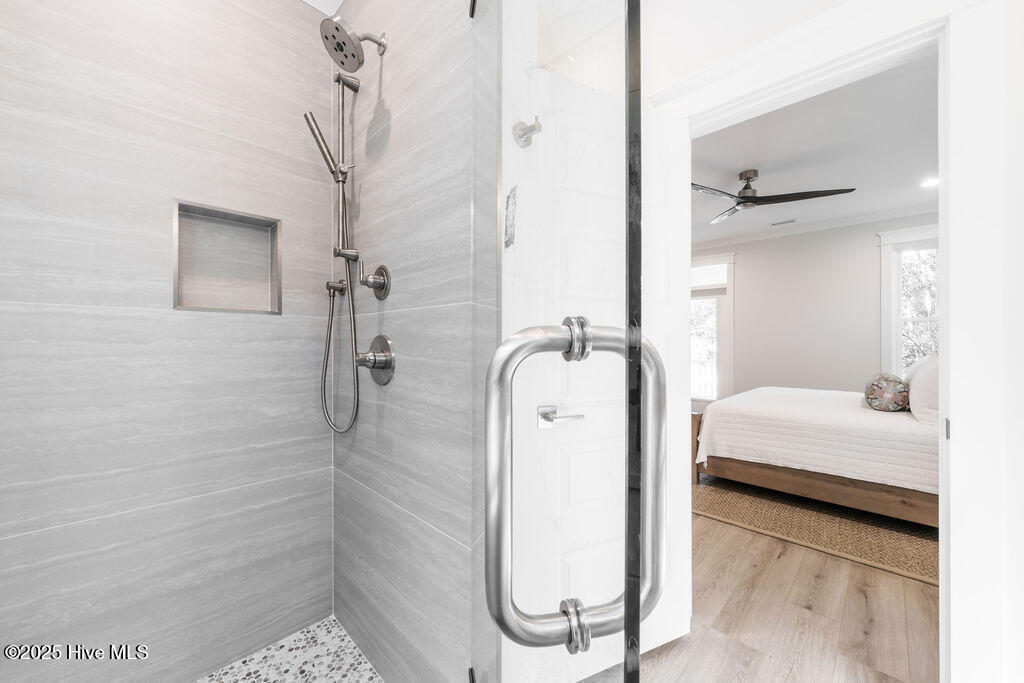 100564939 | Photo 24