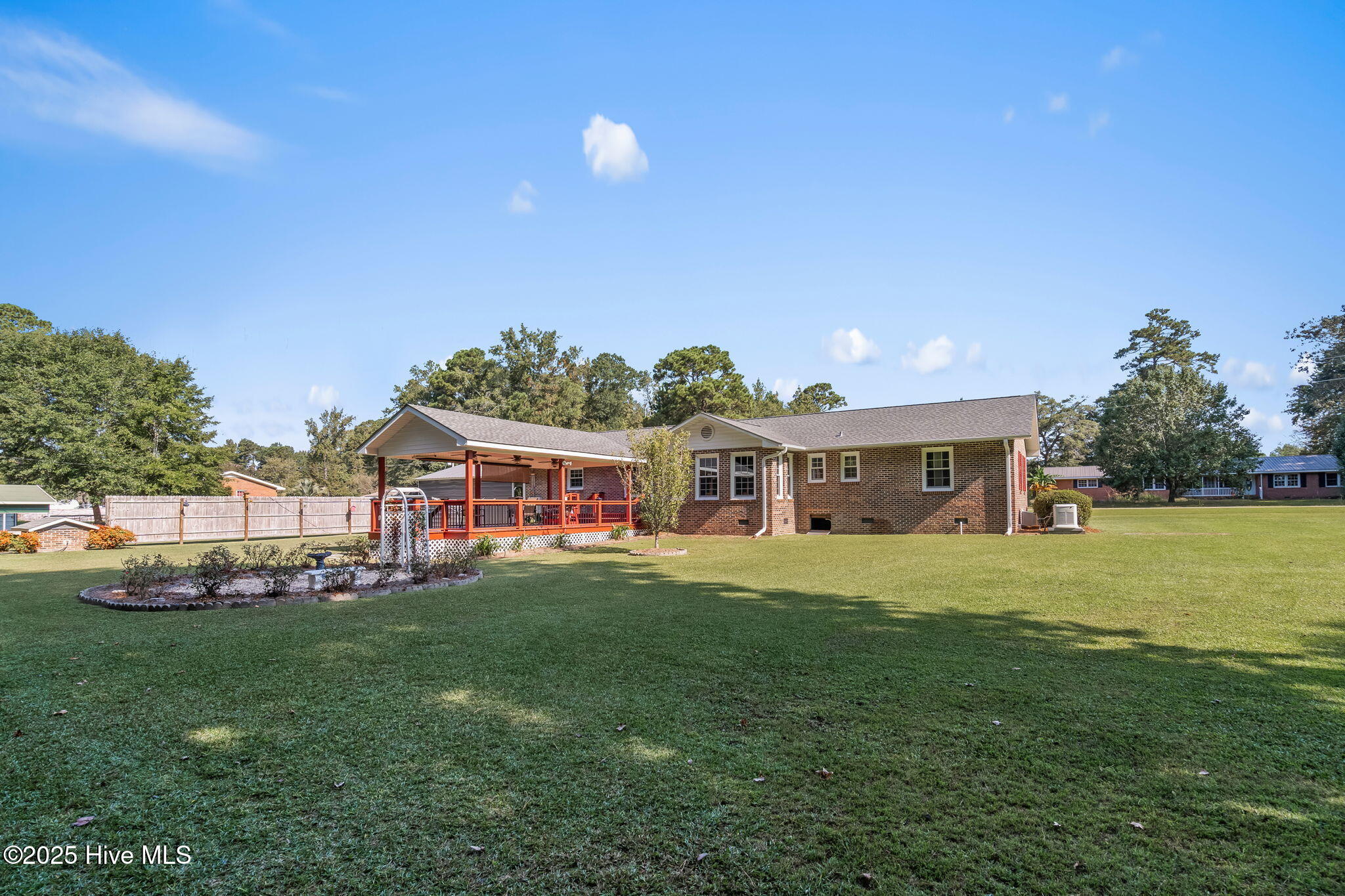 100532446 | Photo 33