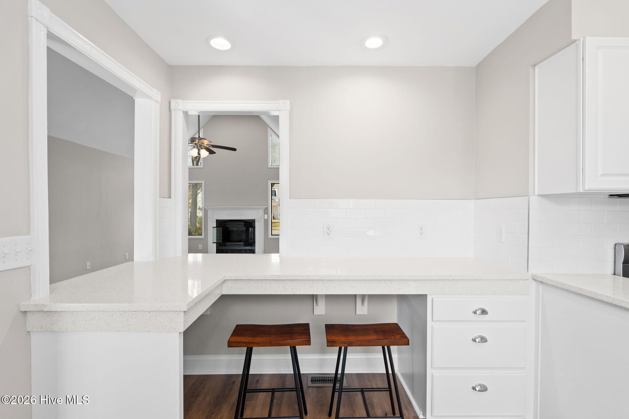 100562067 | Photo 29