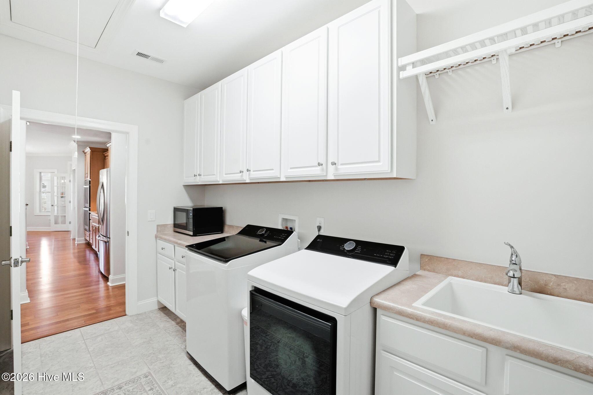 100565235 | Photo 57