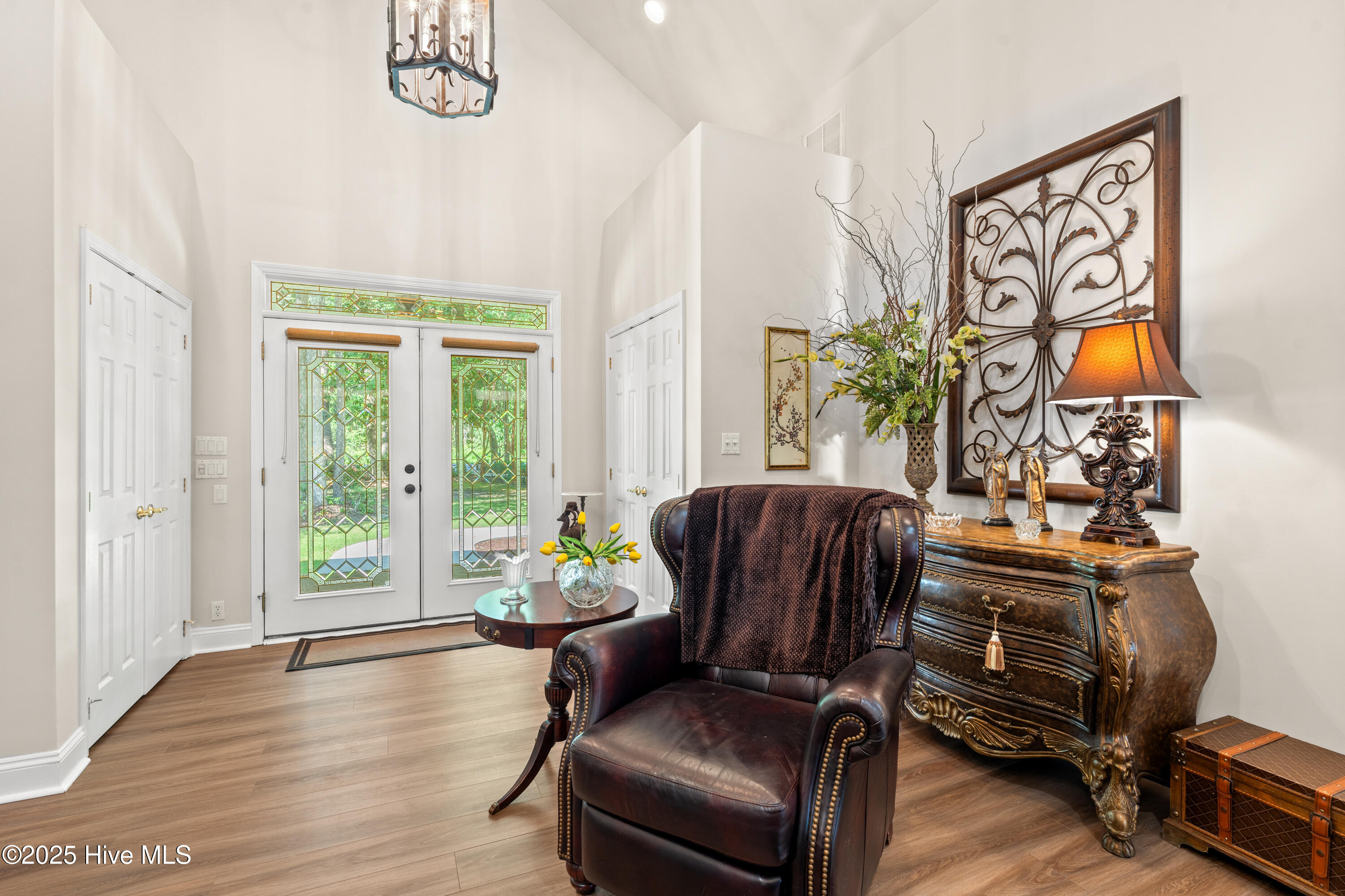 100515371 | Photo 12