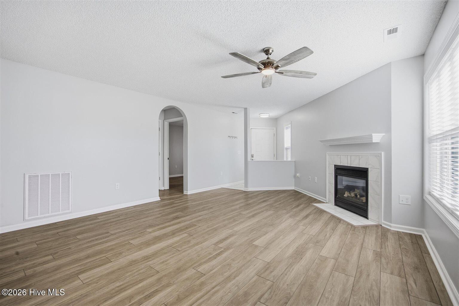 100554604 | Photo 13