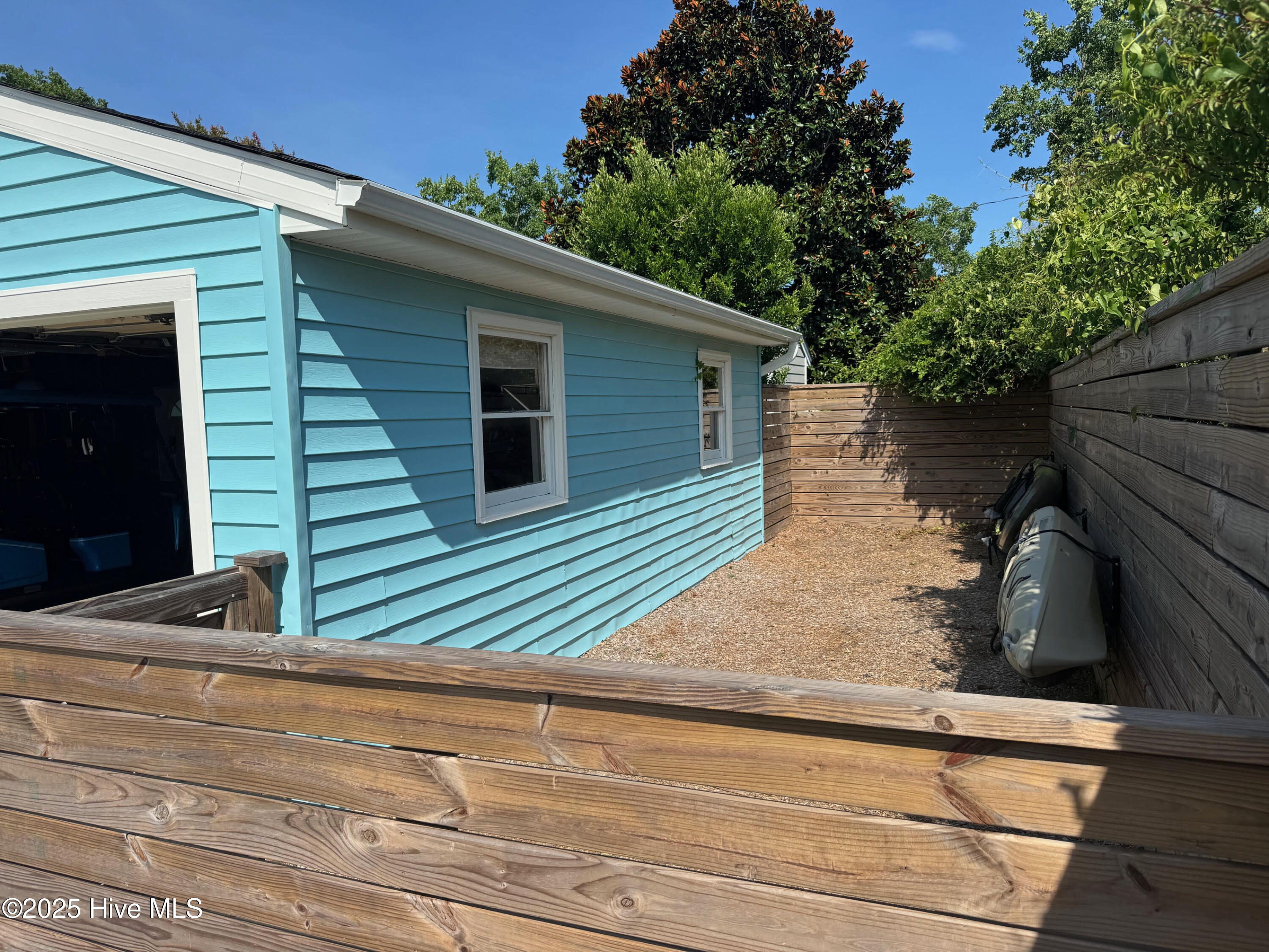 100564062 | Photo 30