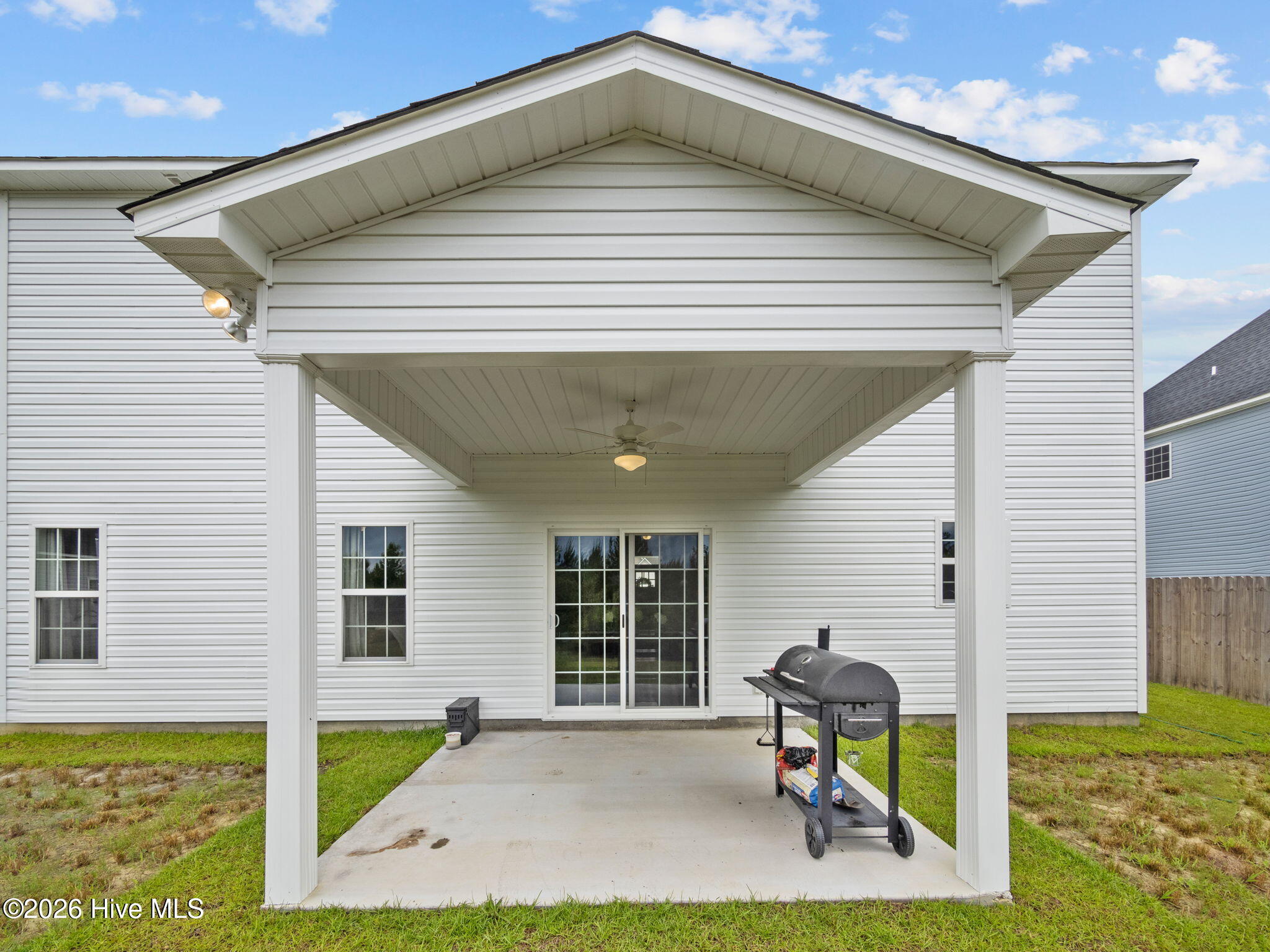 100558760 | Photo 47