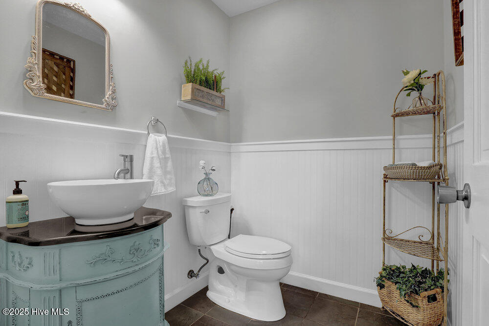 100542503 | Photo 16