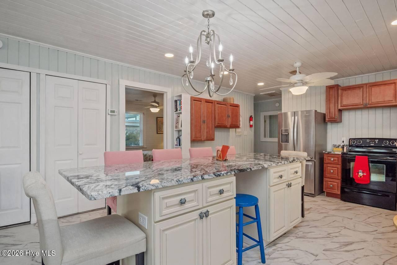 100561729 | Photo 17