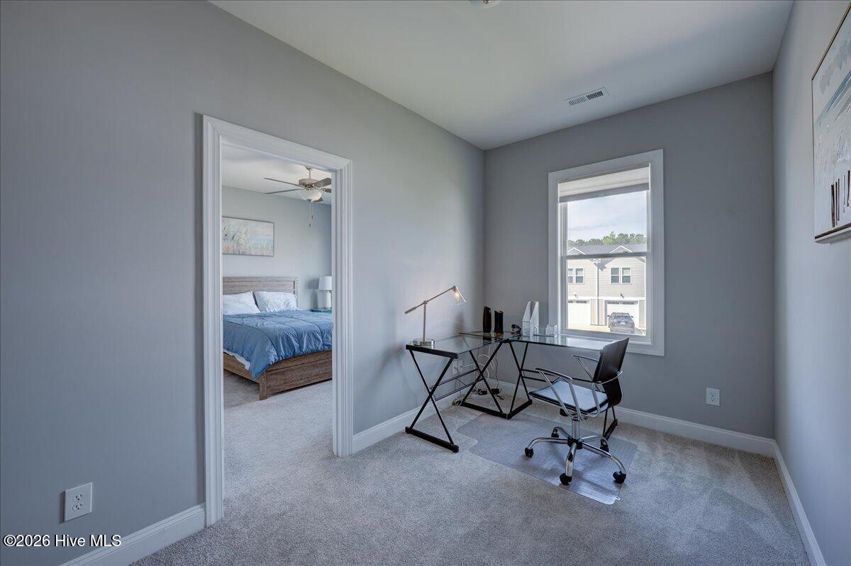 100567041 | Photo 31