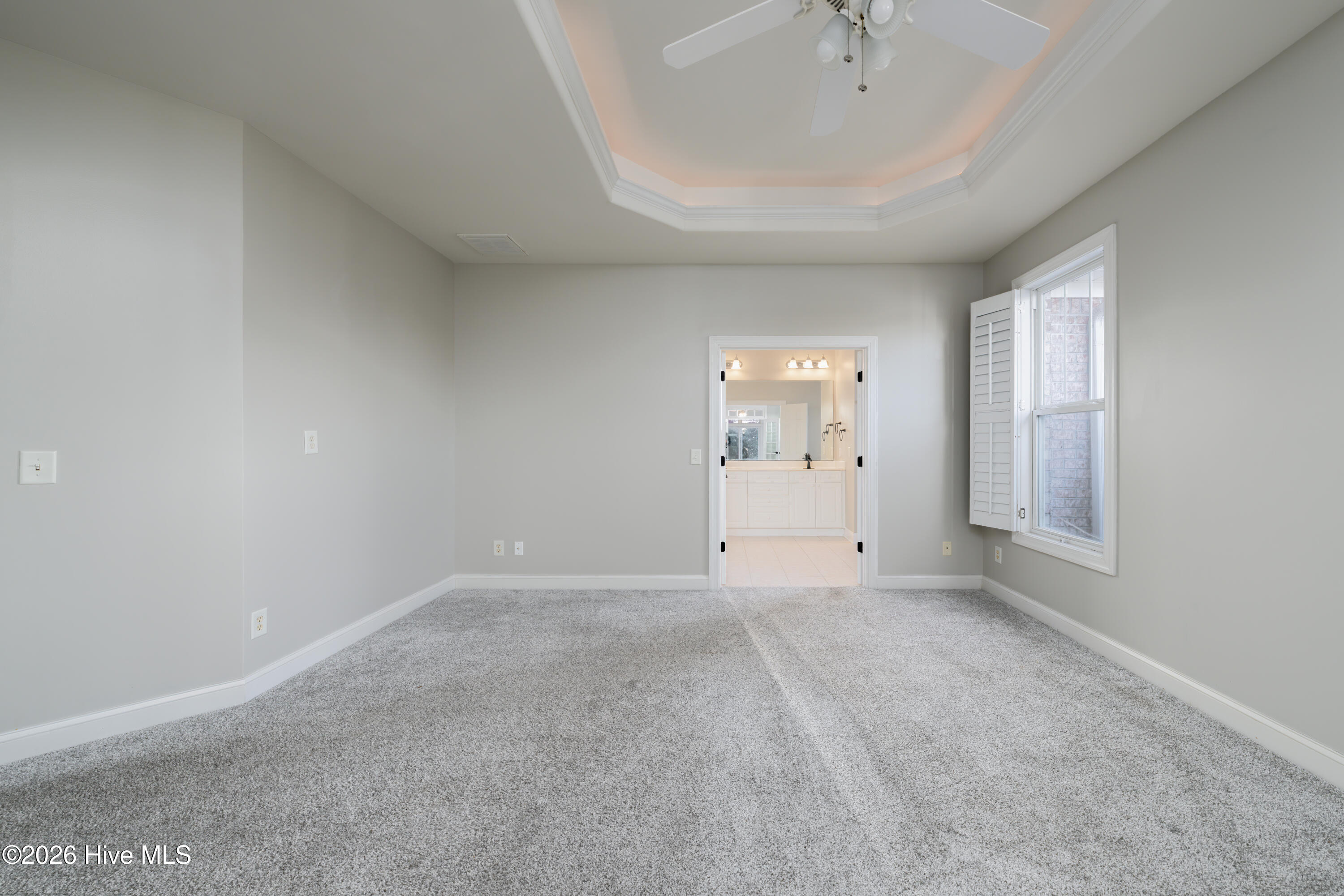 100548724 | Photo 28