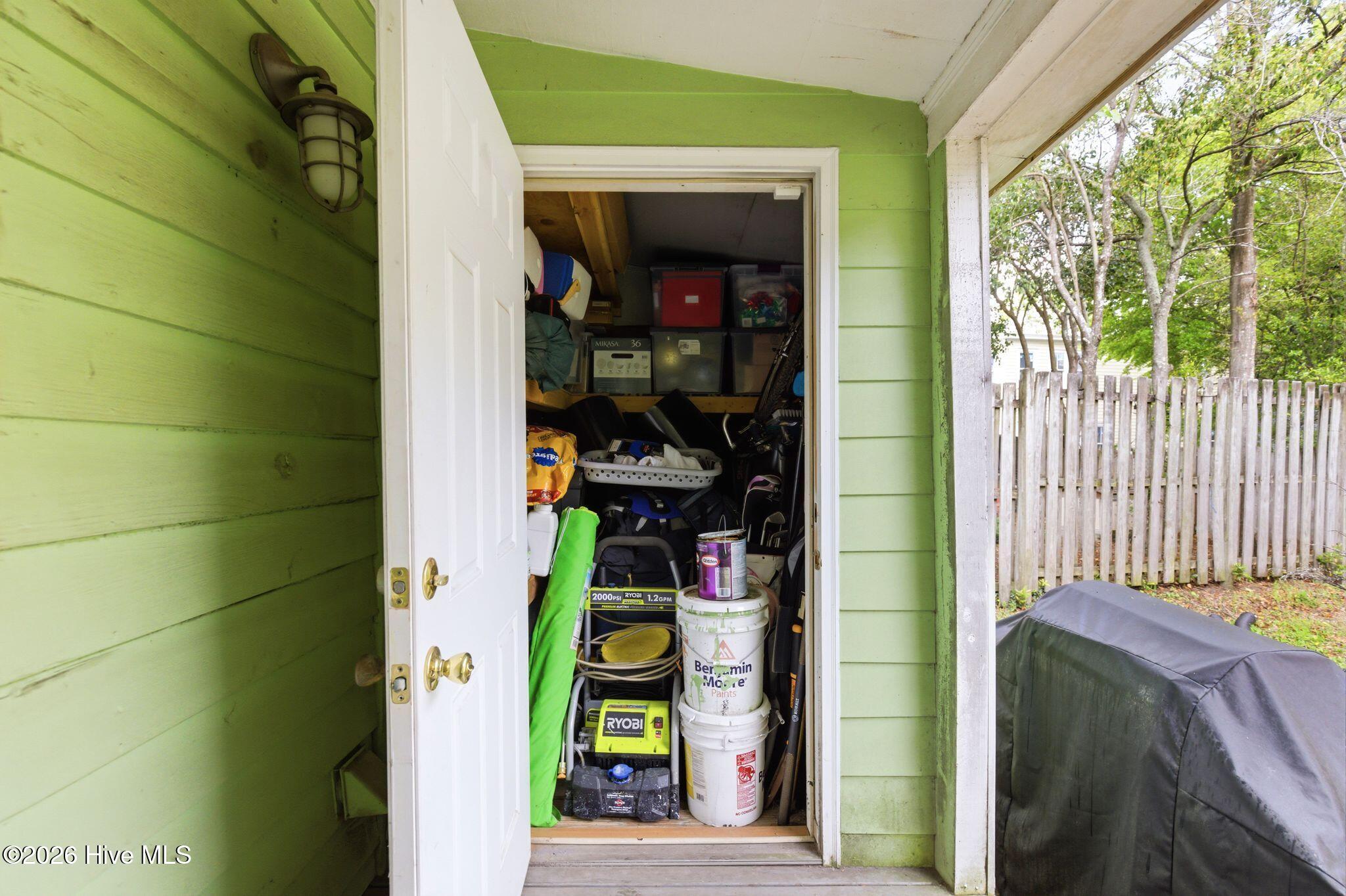 100564612 | Photo 31