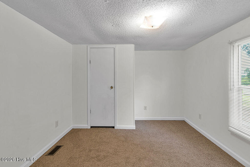 100558484 | Photo 22