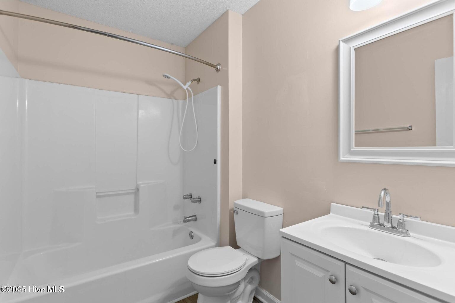 100545292 | Photo 12