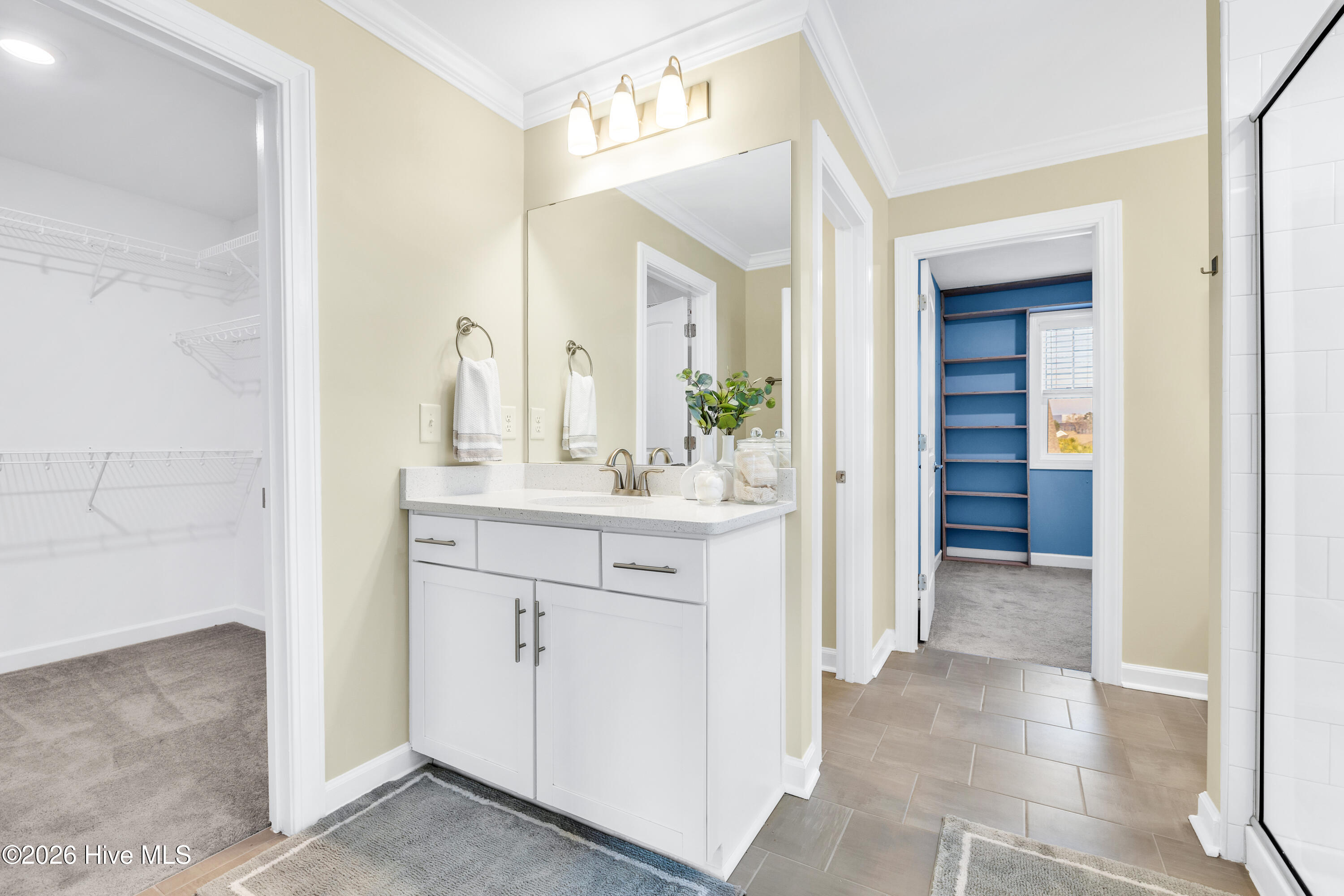 100548253 | Photo 31